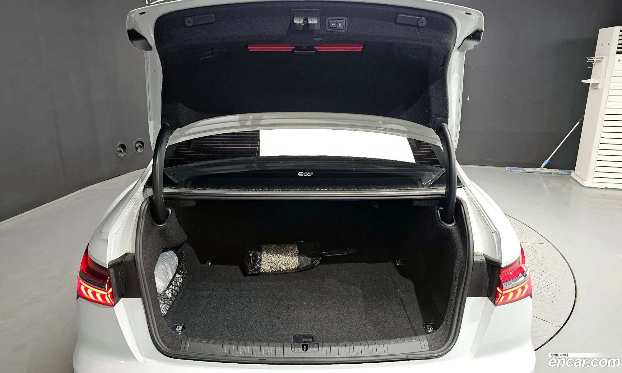 Audi A6 2021 WAUZZZF21MN005918 — 10