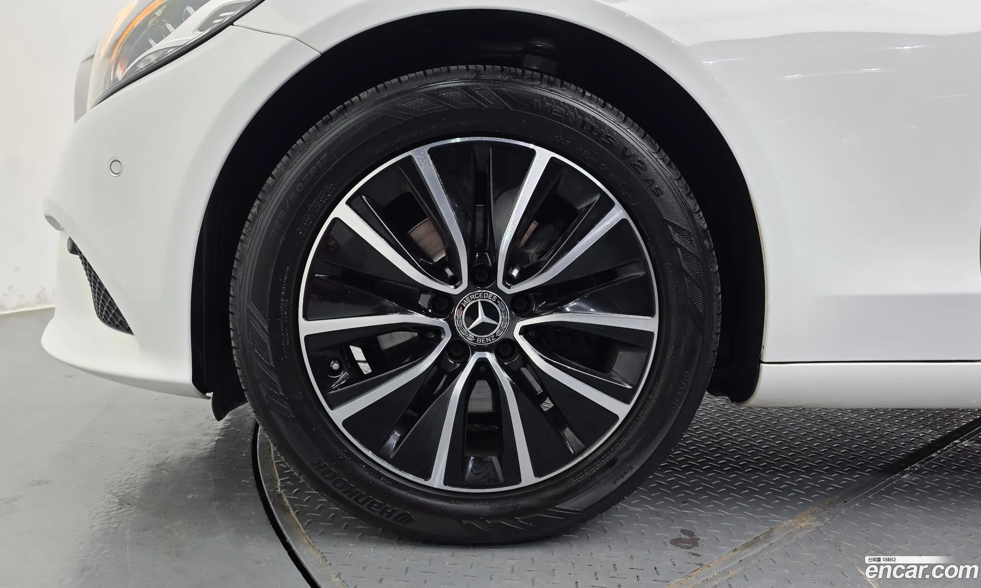 Mercedes-Benz C-Class W205 2019 — 19