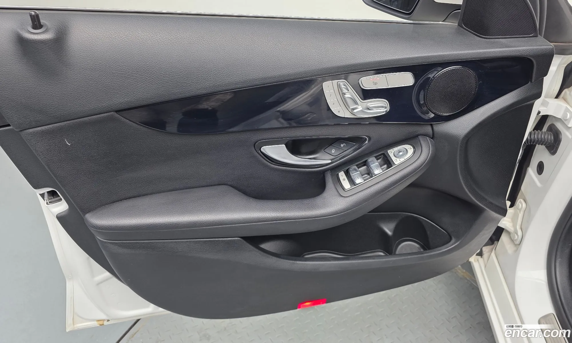 Mercedes-Benz C-Class W205 2019 — 24
