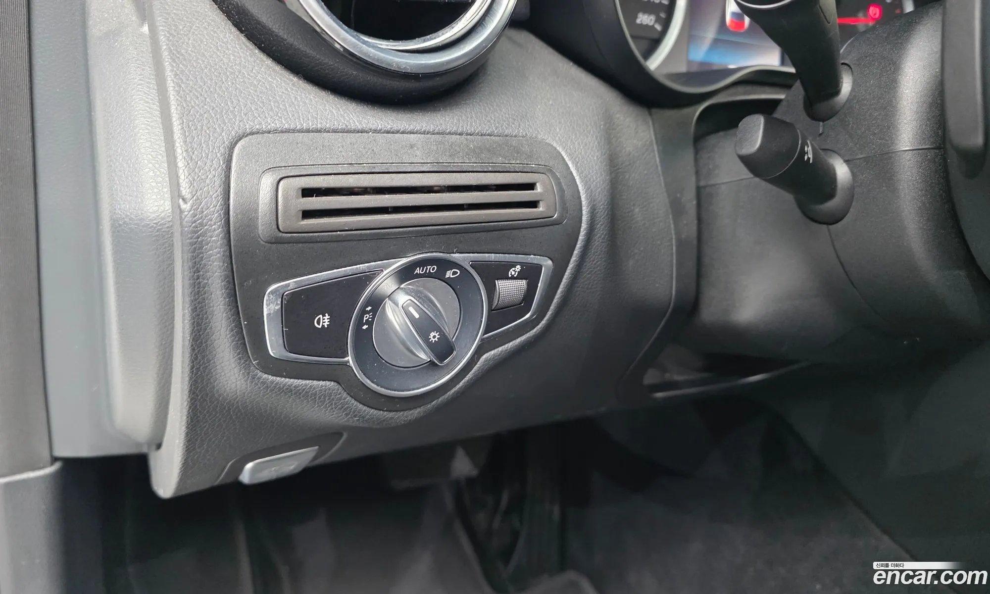 Mercedes-Benz C-Class W205 2019 — 14