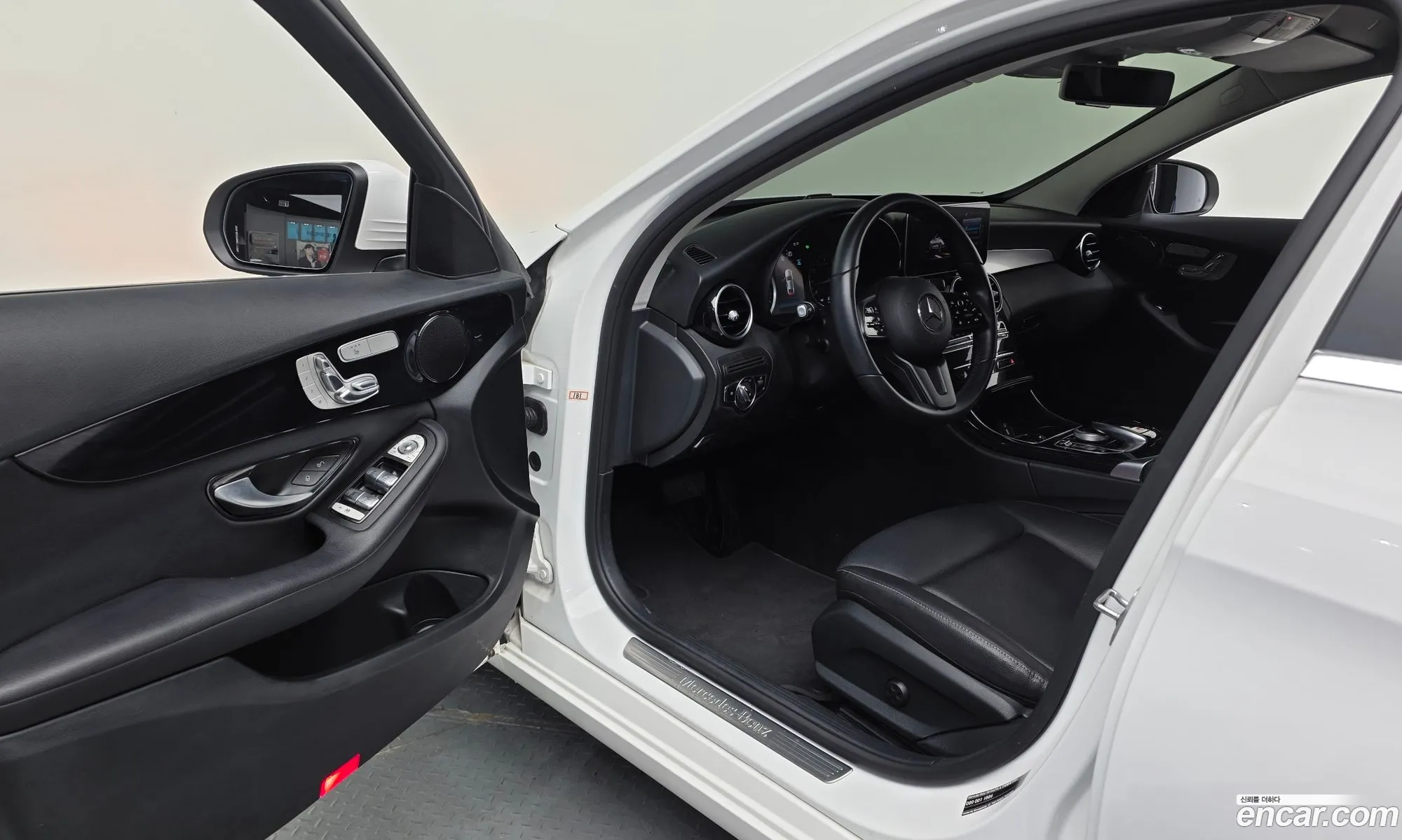 Mercedes-Benz C-Class W205 2019 — 12