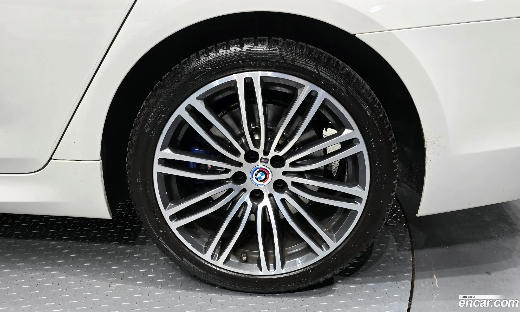 BMW 5 Series 2018 — 5