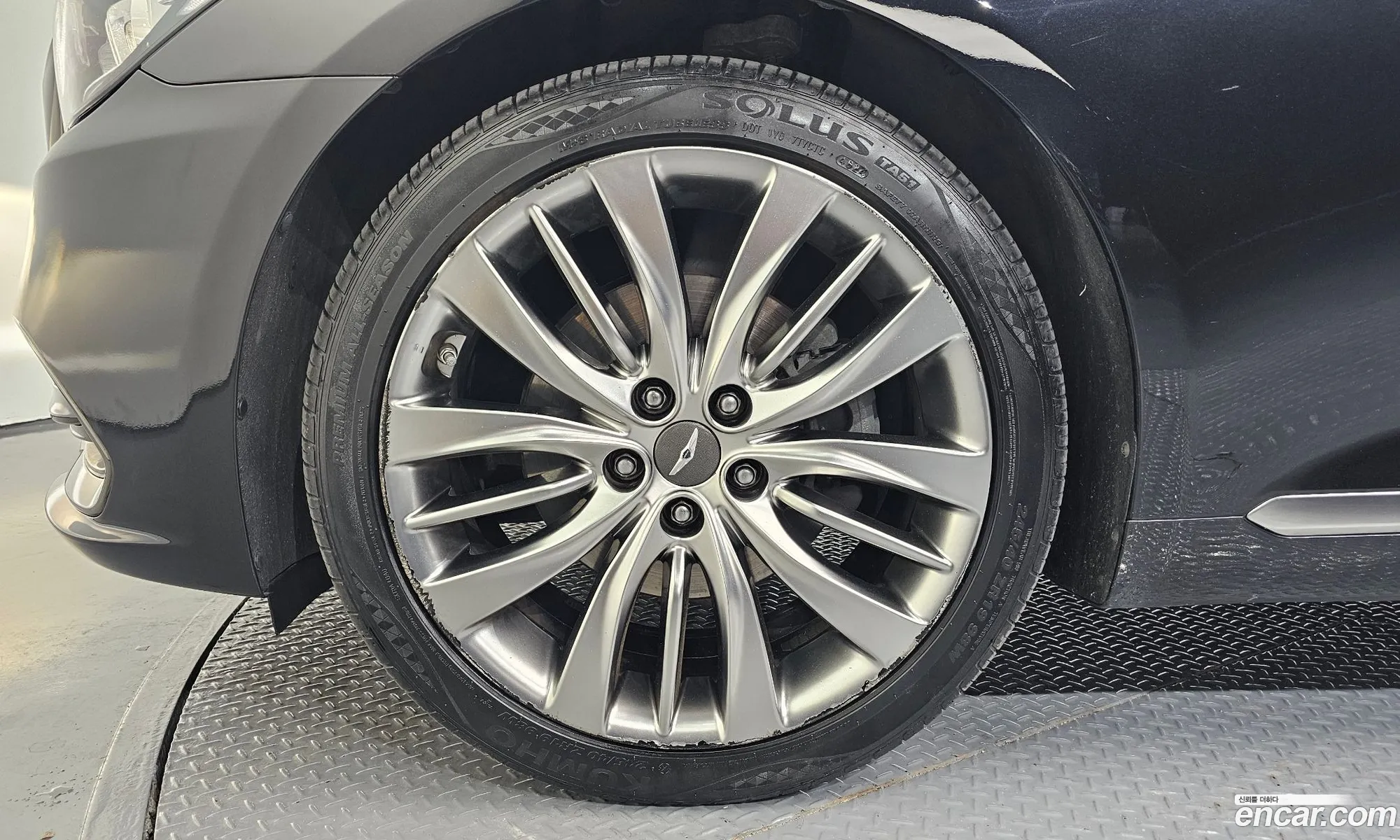 Genesis G80 2019 — 12