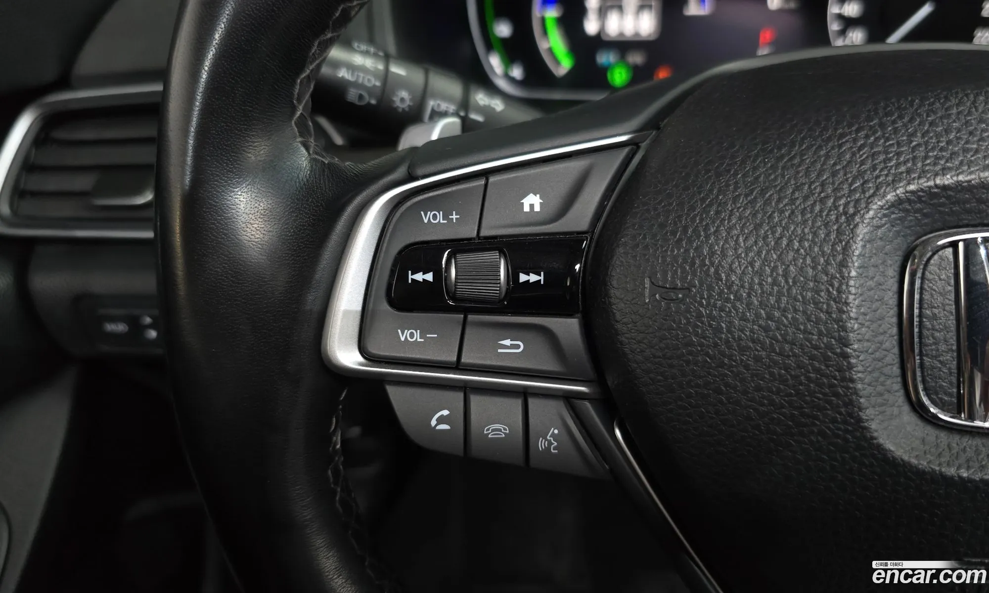 Honda Accord 10th Gen 2021 — 32