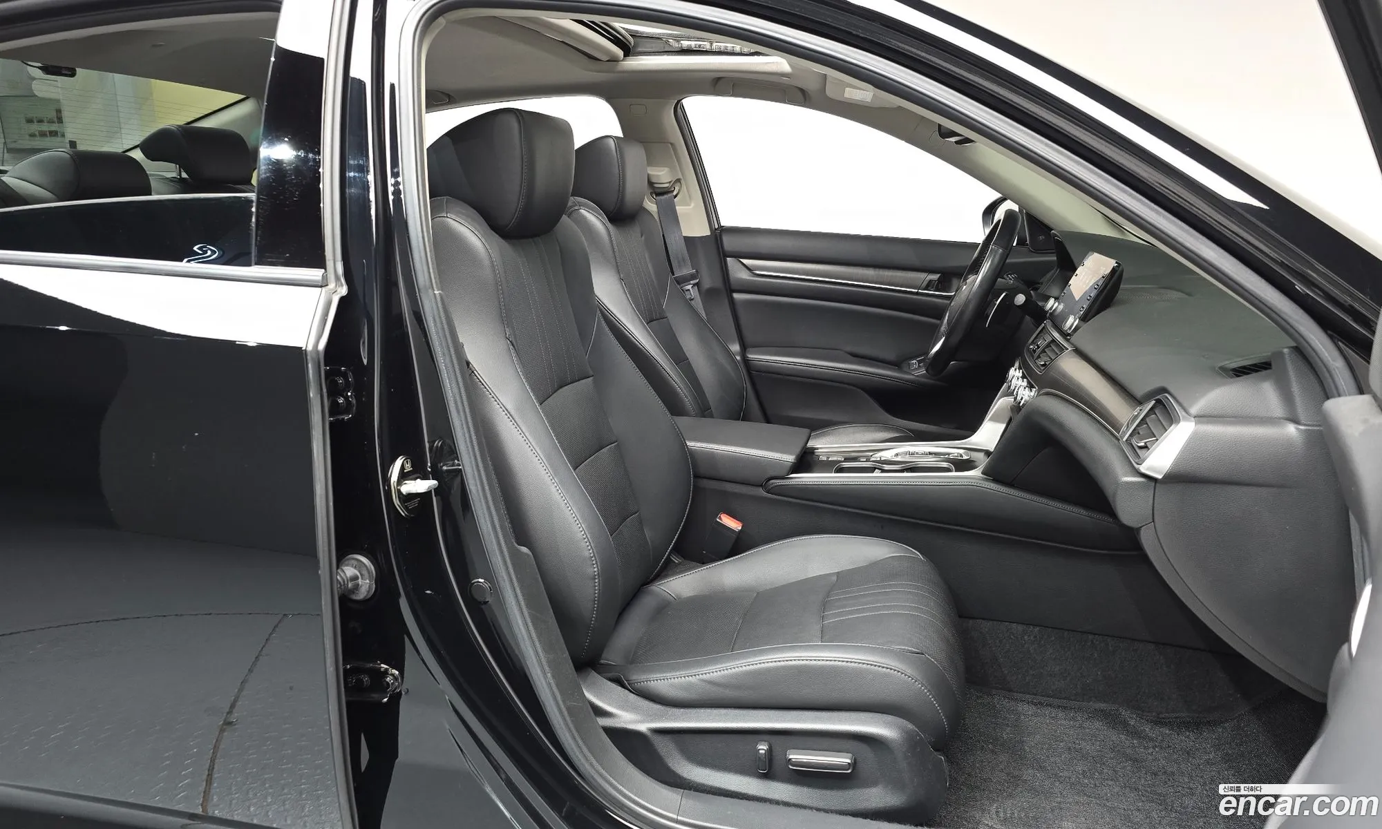 Honda Accord 10th Gen 2021 — 3