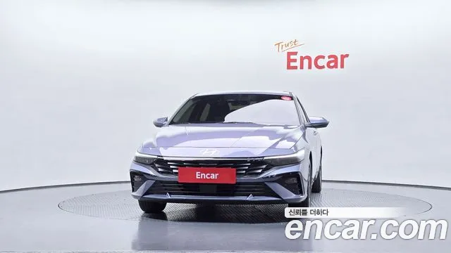 Hyundai Elantra 2025 — 2