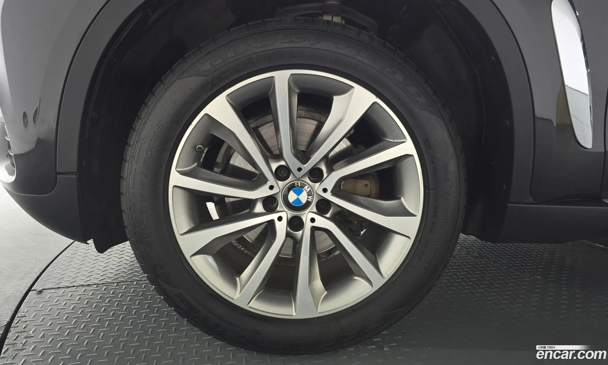 BMW X6 2016 WBAKV2101G0R27987 — 17