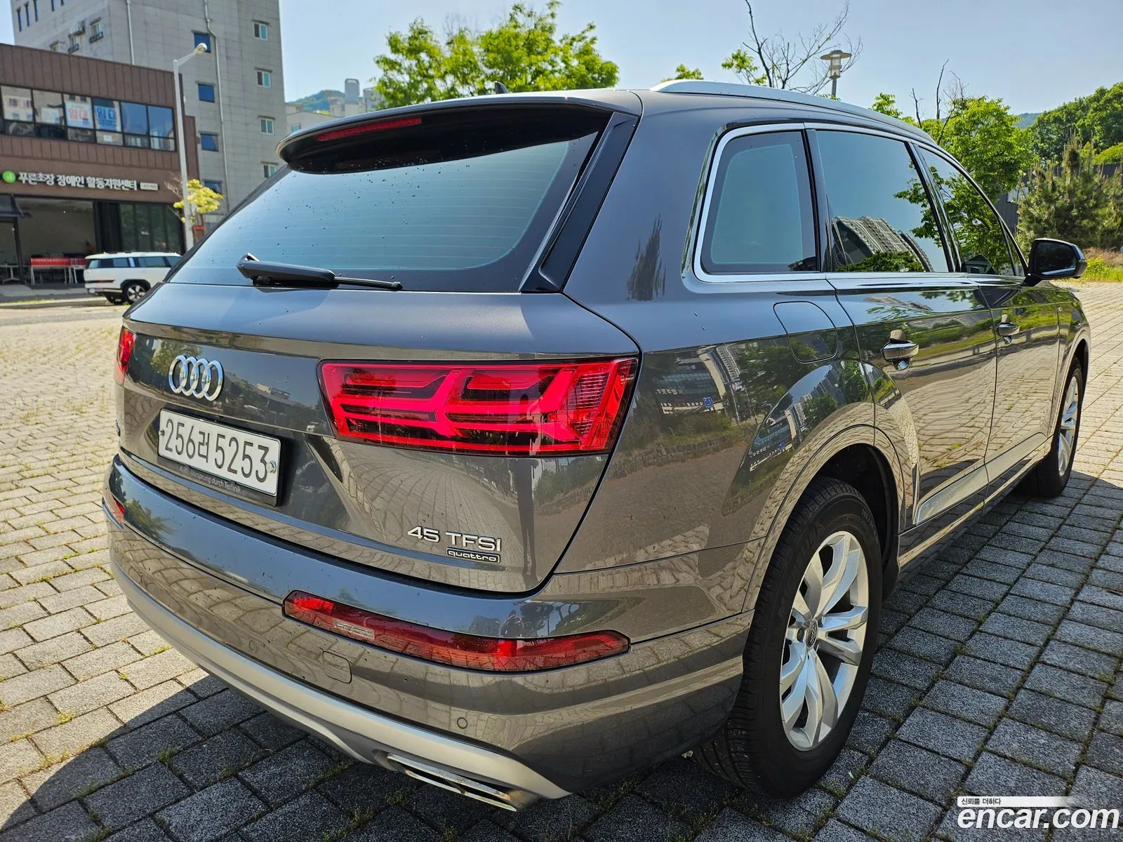 Audi Q7 2019 — 19