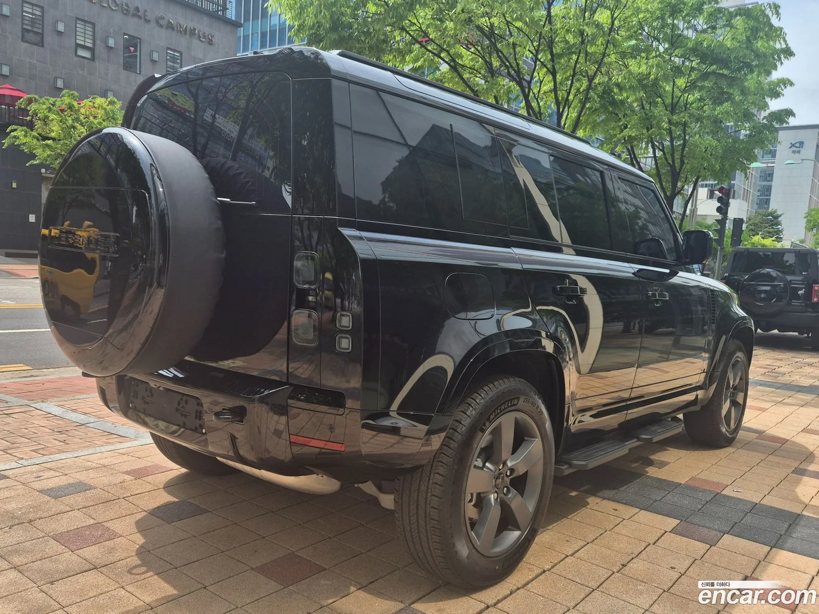Land Rover Defender 2026 — 13