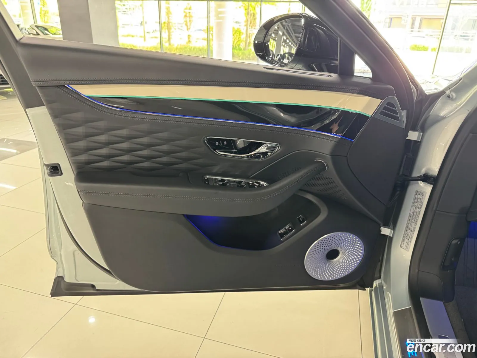 Bentley Flying Spur 2023 — 4