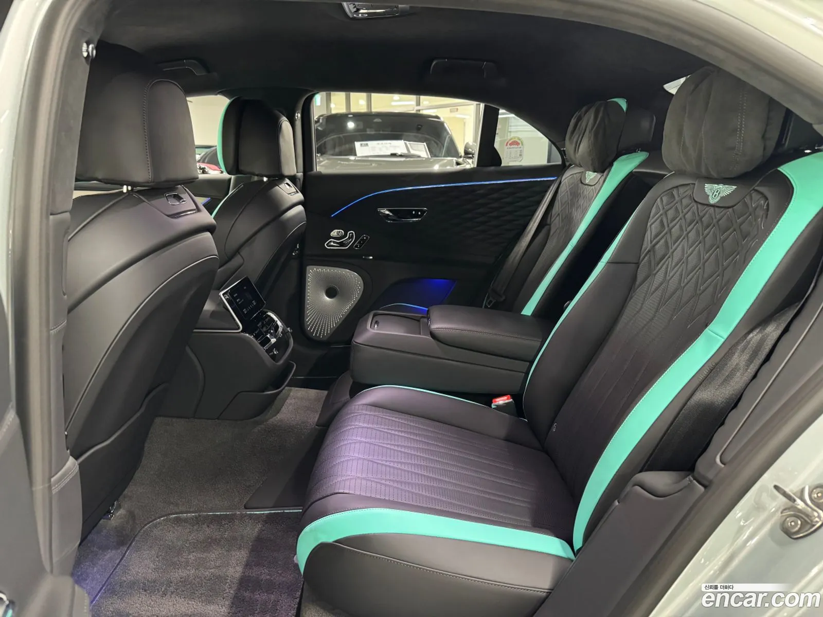 Bentley Flying Spur 2023 — 19