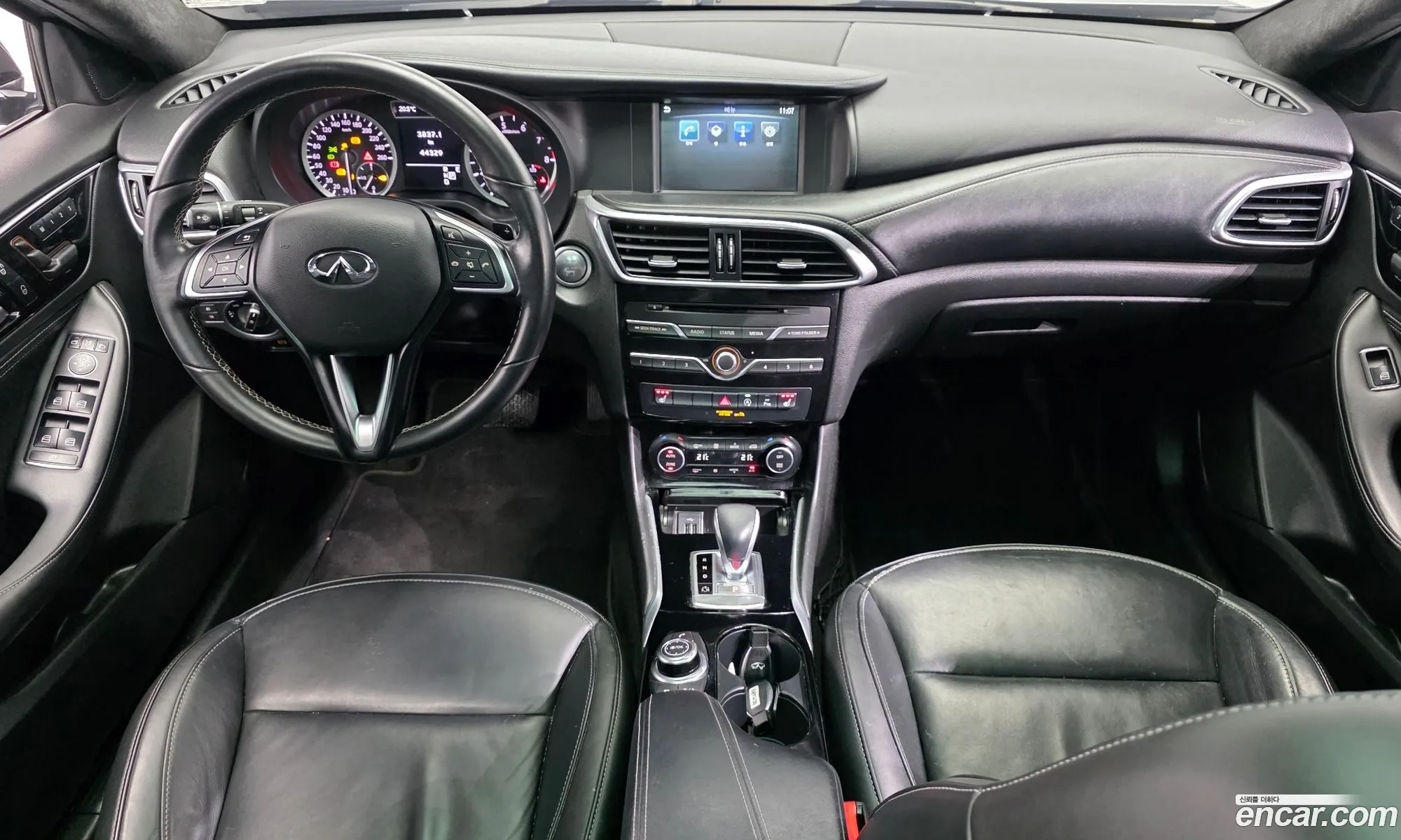 Infiniti Q30
