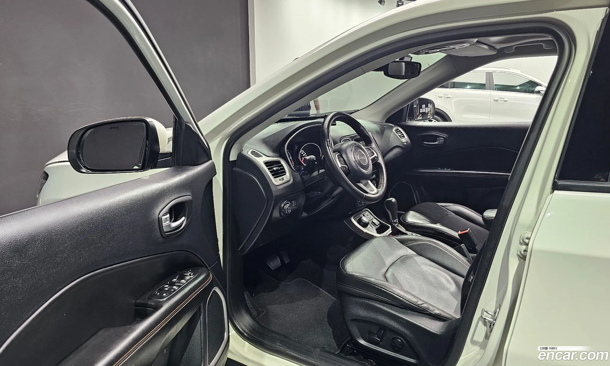 Jeep Compass 2018 3C4NJDBBXJT396578 — 14