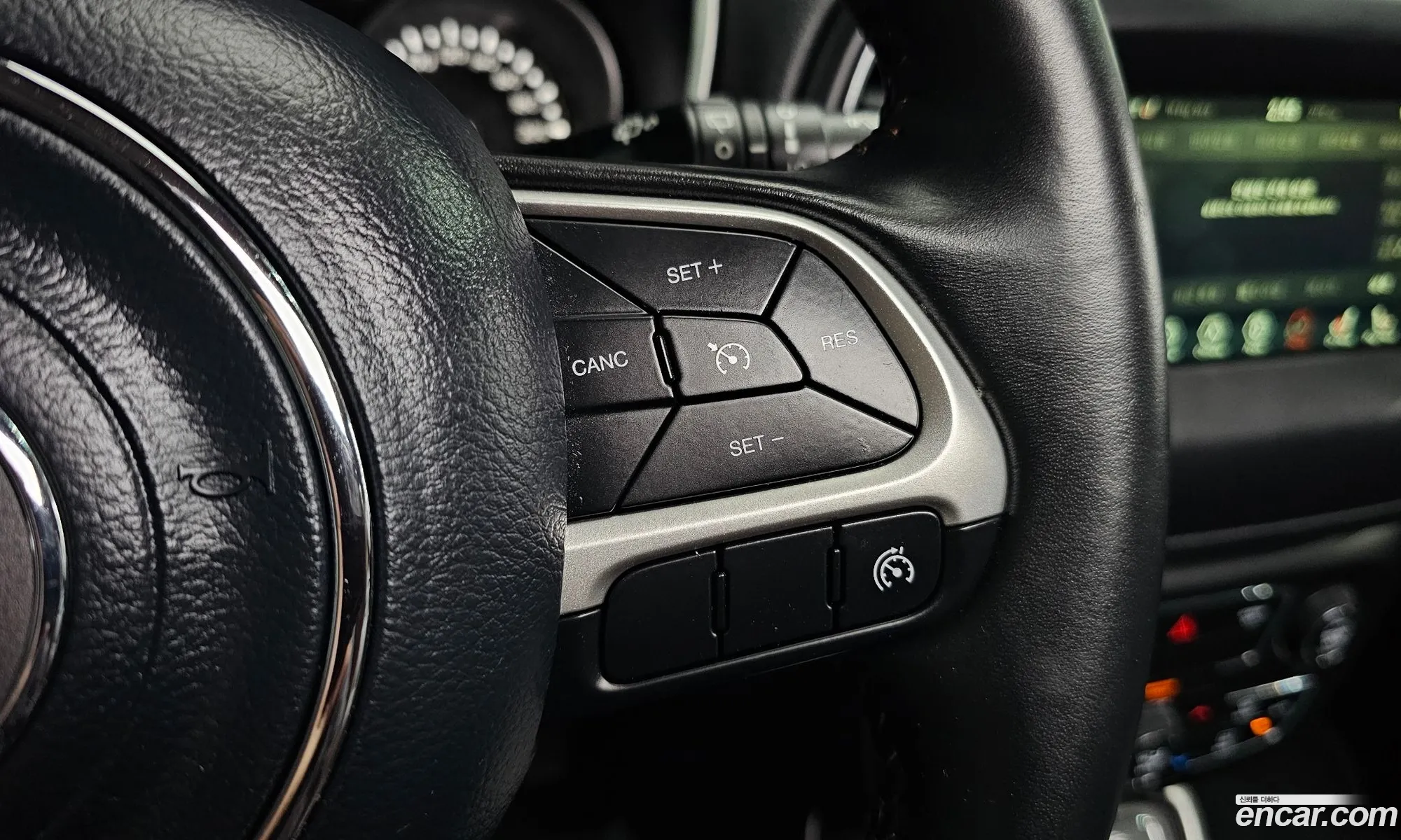 Jeep Compass 2018 3C4NJDBBXJT396578 — 9