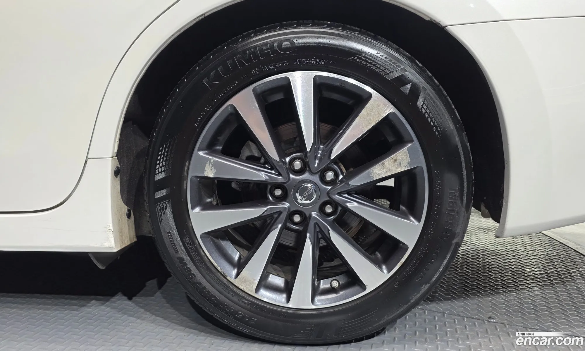 Nissan Altima 2017 1N4AL3AP2HC281310 — 10