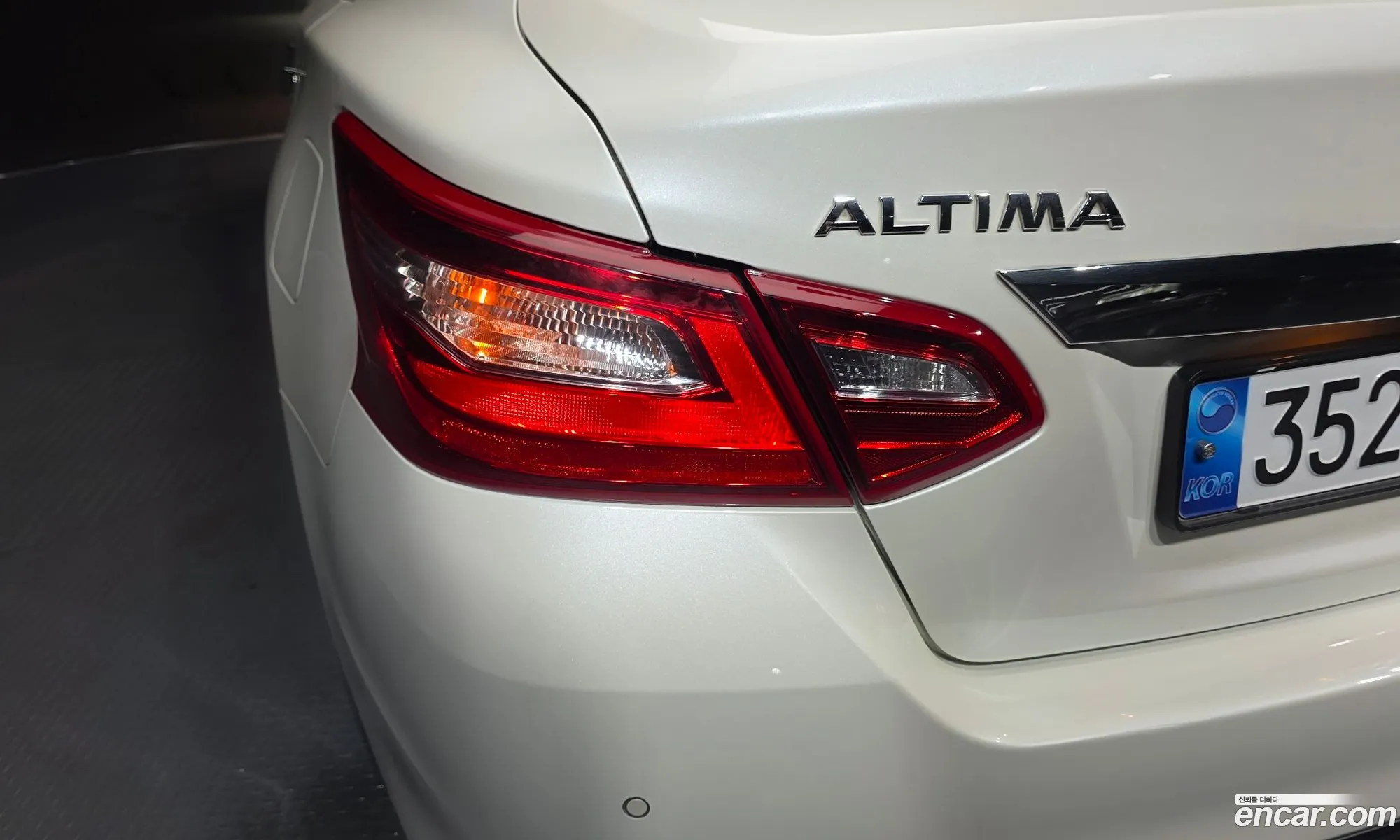 Nissan Altima 2017 1N4AL3AP2HC281310 — 29