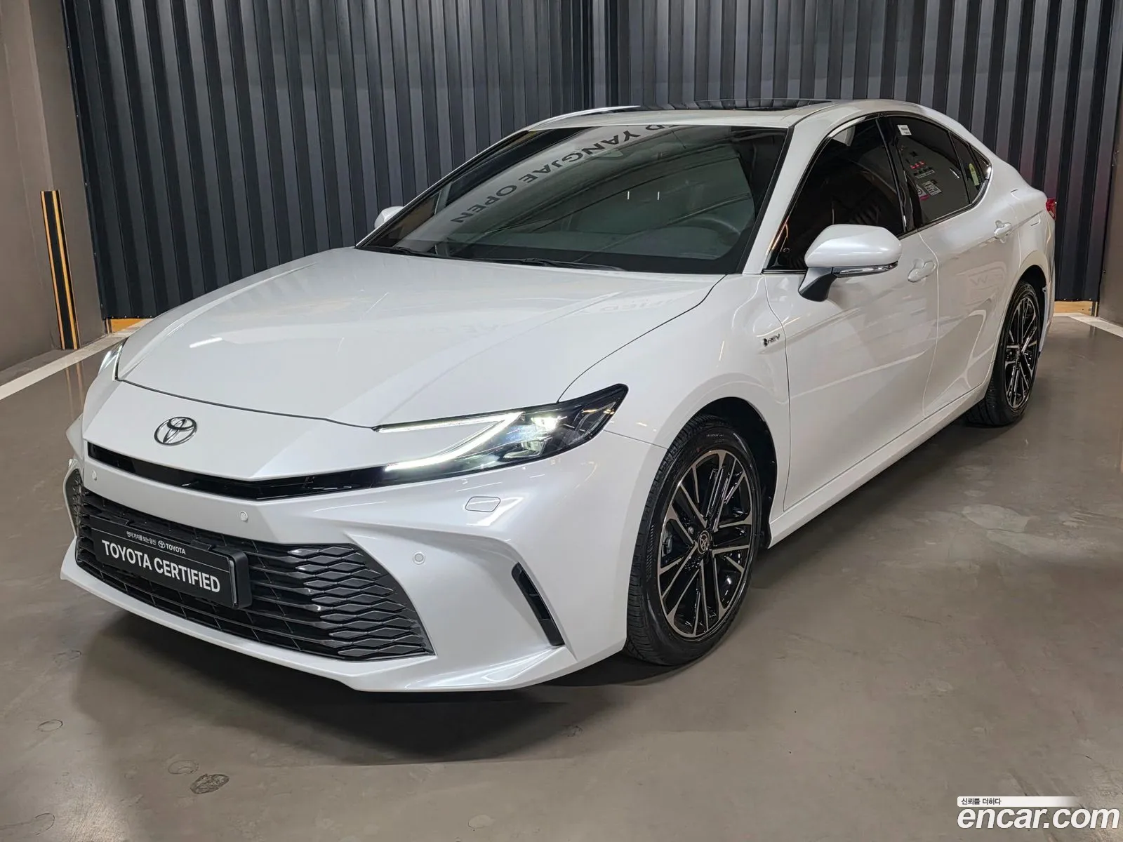 Toyota Camry 2025 — 15