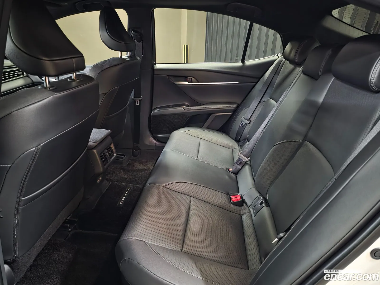 Toyota Camry 2025 — 2