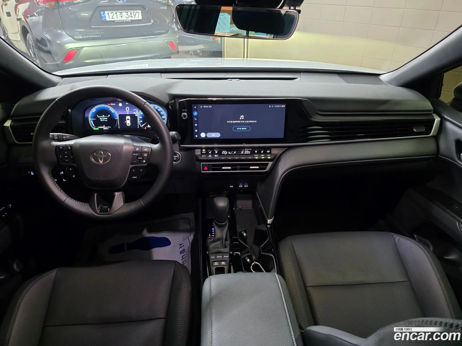 Toyota Camry 2025 — 3