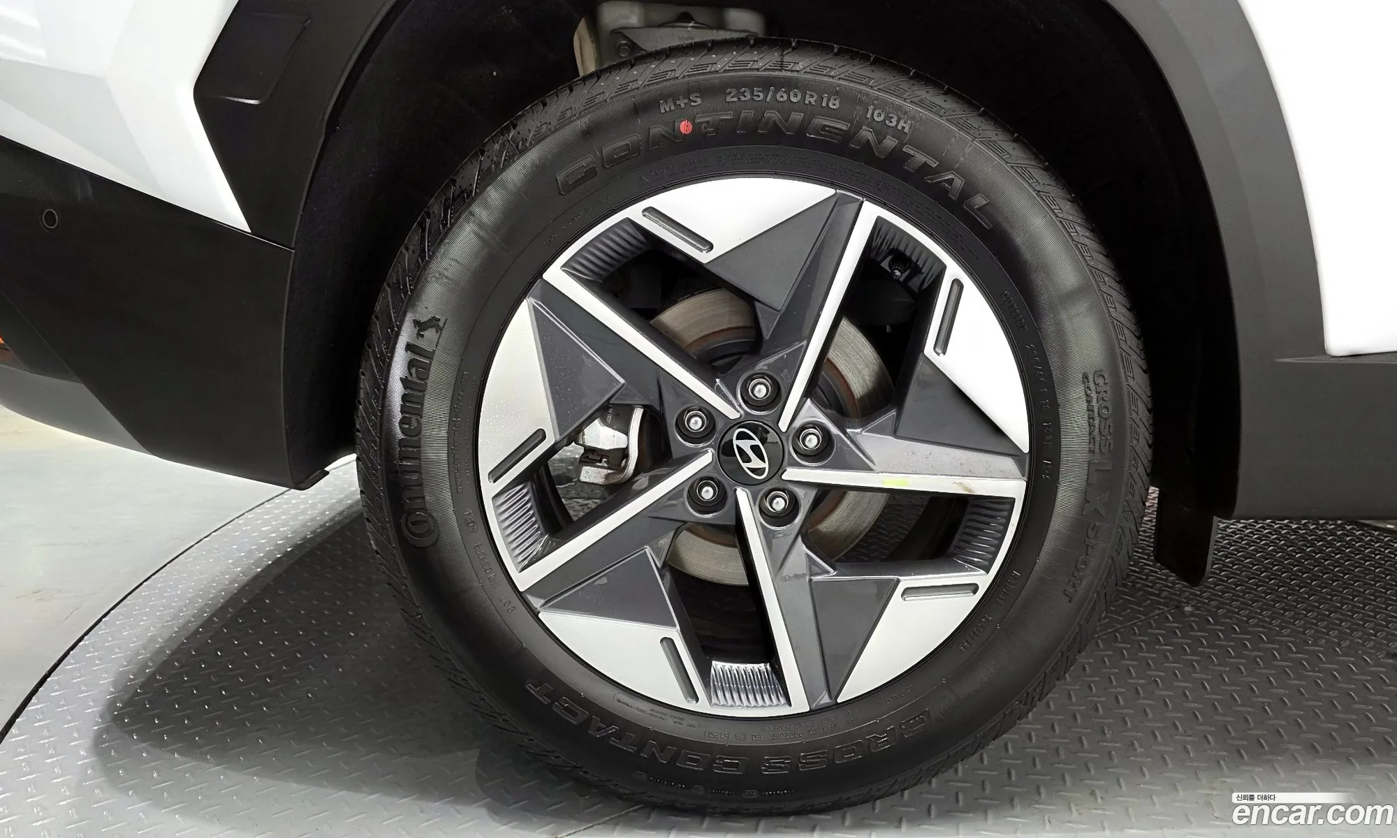 Hyundai Tucson Hybrid 2025 — 30