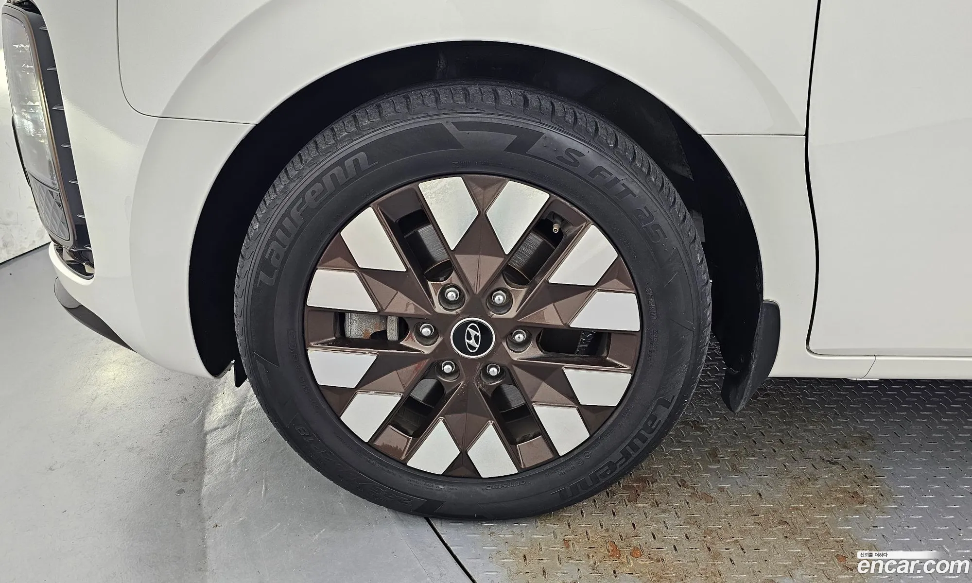 Hyundai Staria 2024 KMJYS371BRU178099 — 10