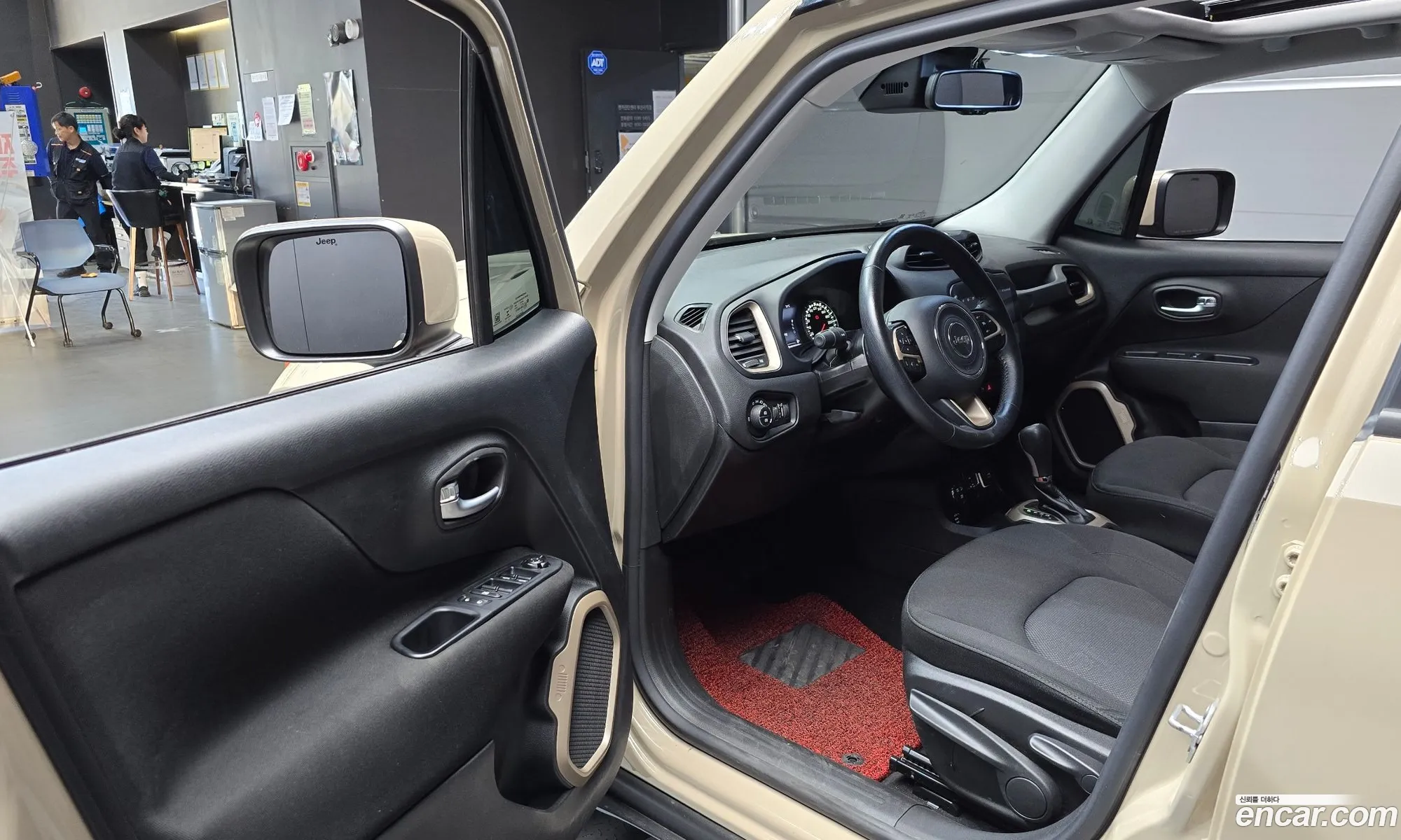 Jeep Renegade 2016 1C4BU0000GPD50647 — 14
