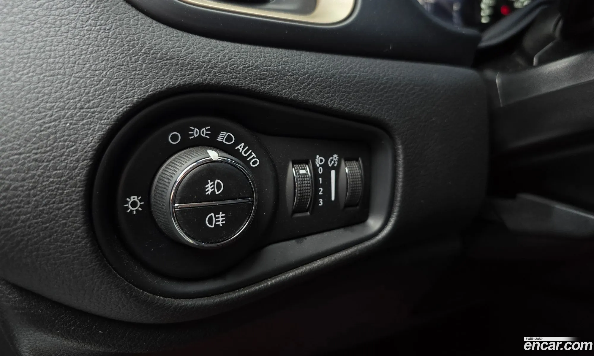 Jeep Renegade 2016 1C4BU0000GPD50647 — 2