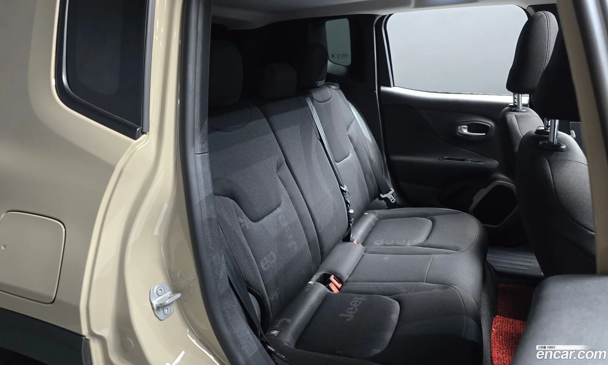 Jeep Renegade 2016 1C4BU0000GPD50647 — 7