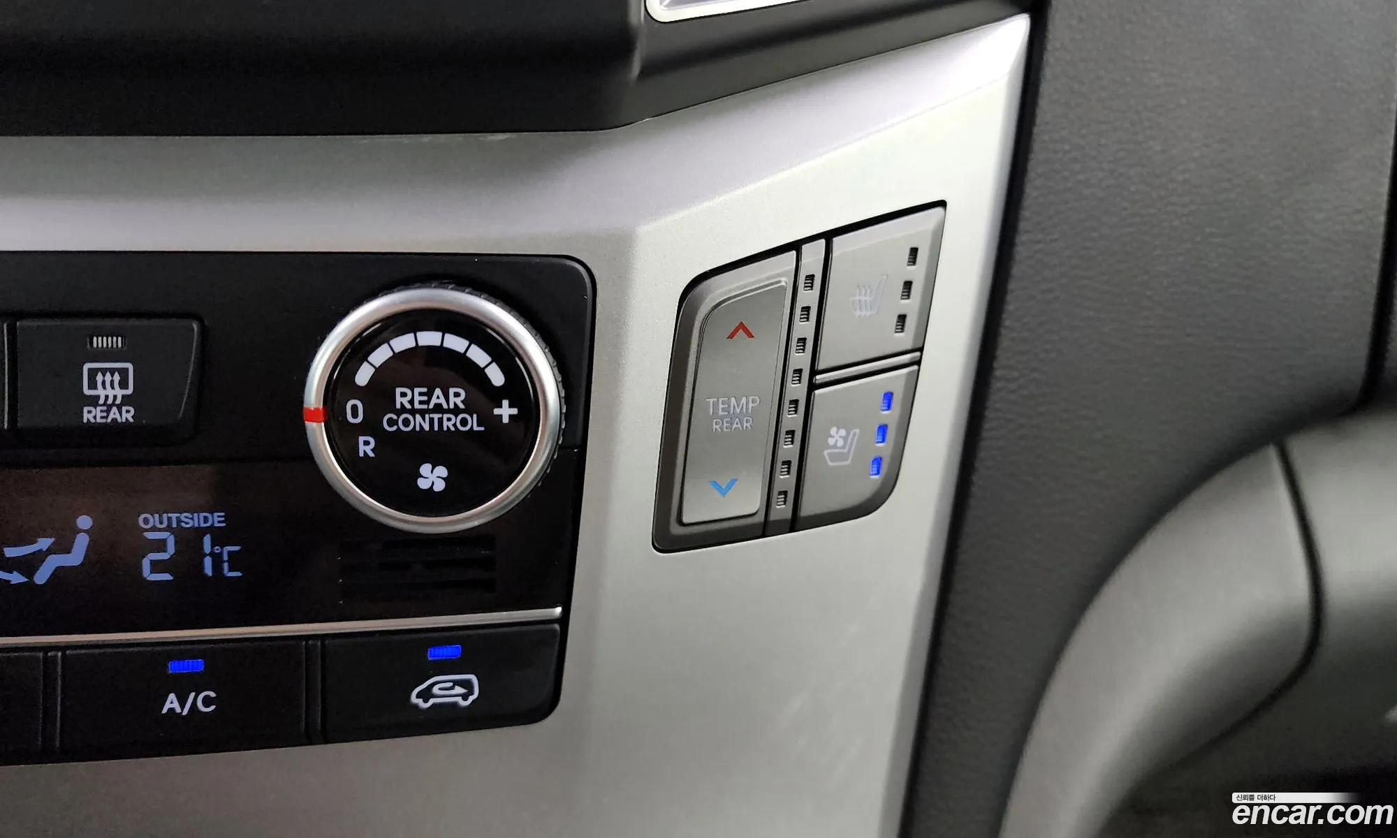 Hyundai Grand Starex 2018 — 32