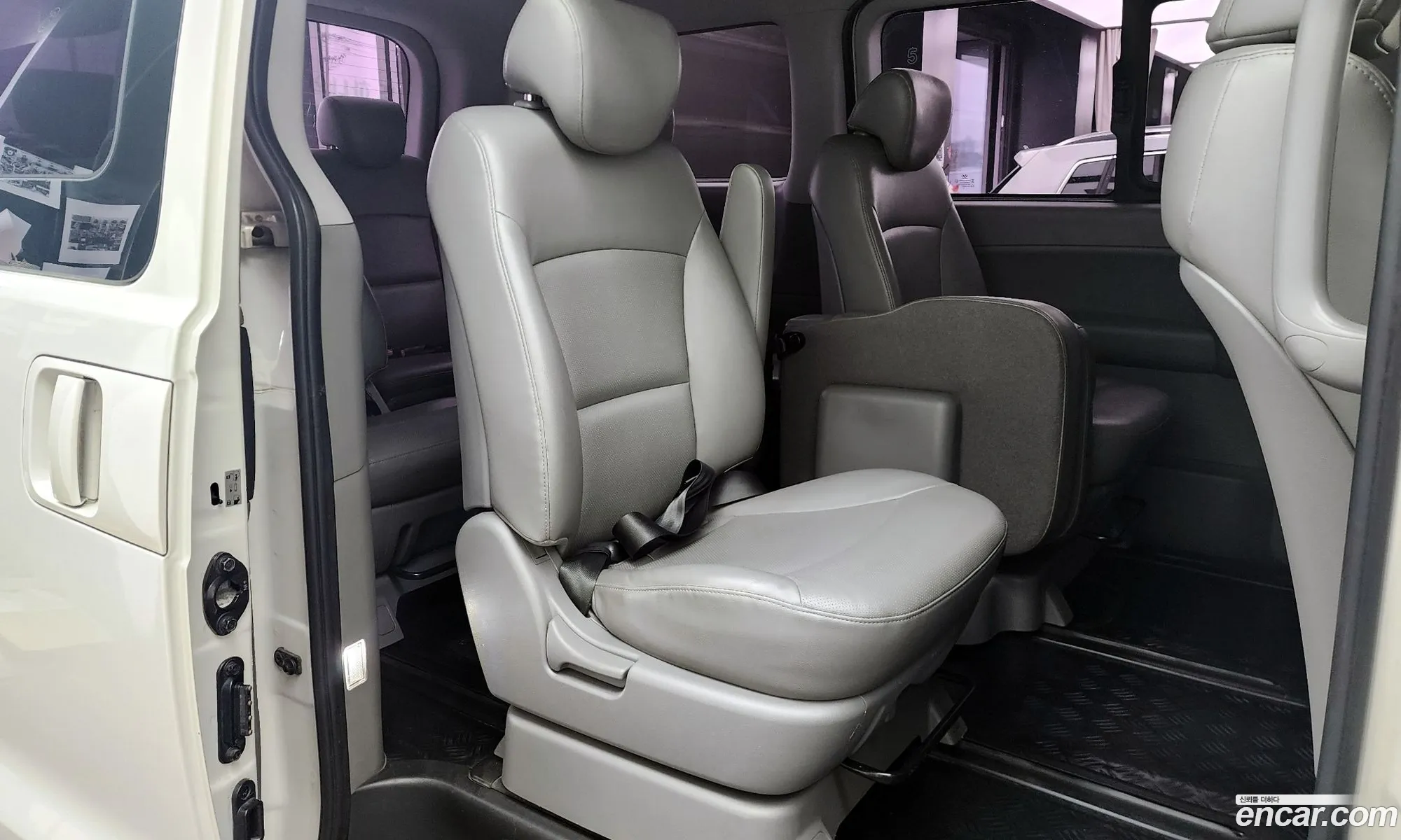 Hyundai Grand Starex 2018 — 30