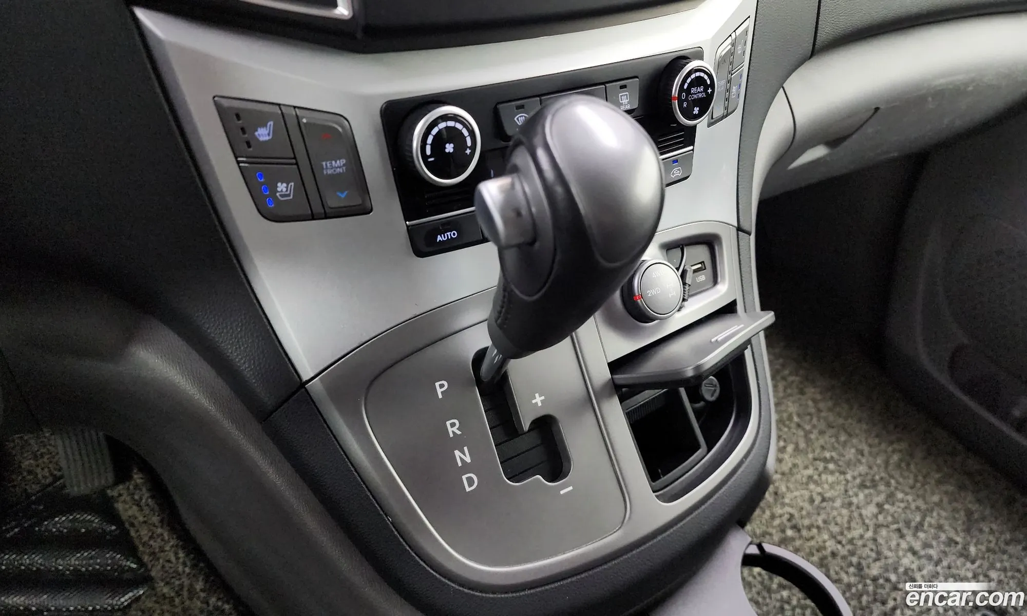 Hyundai Grand Starex 2018 — 18