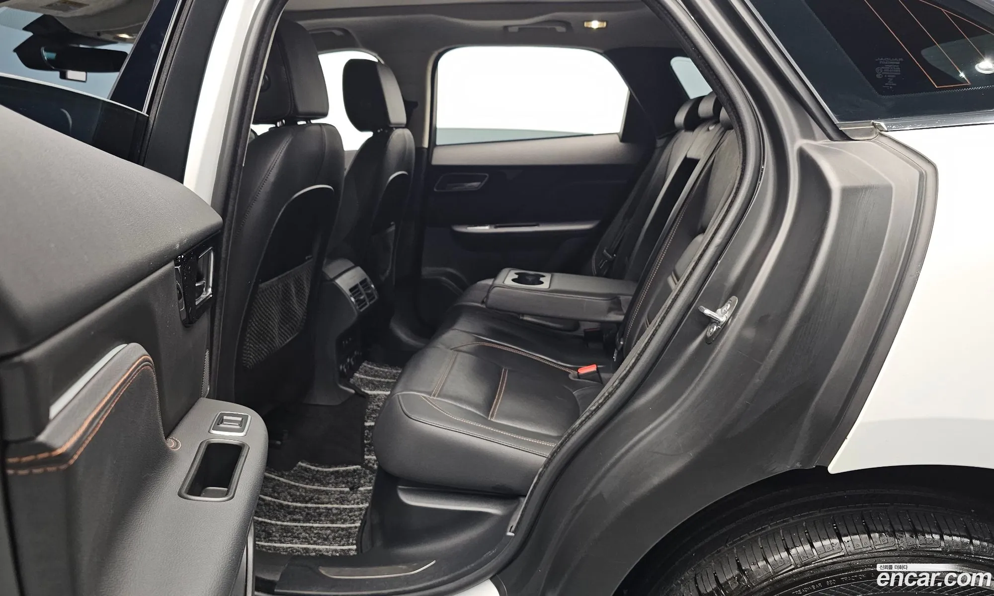 Jaguar F-Pace 2019 SADCA2BN4KA352188 — 15