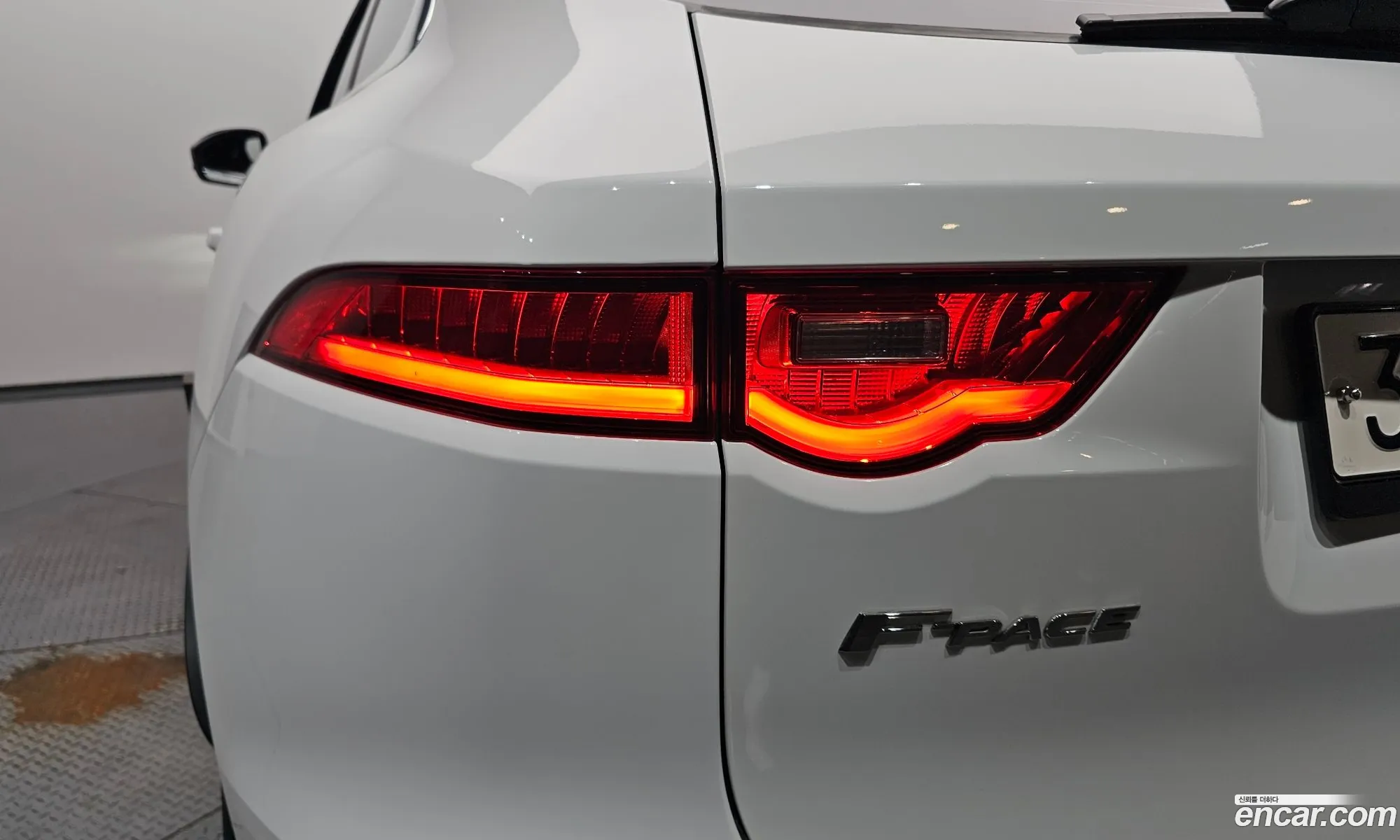 Jaguar F-Pace 2019 SADCA2BN4KA352188 — 10