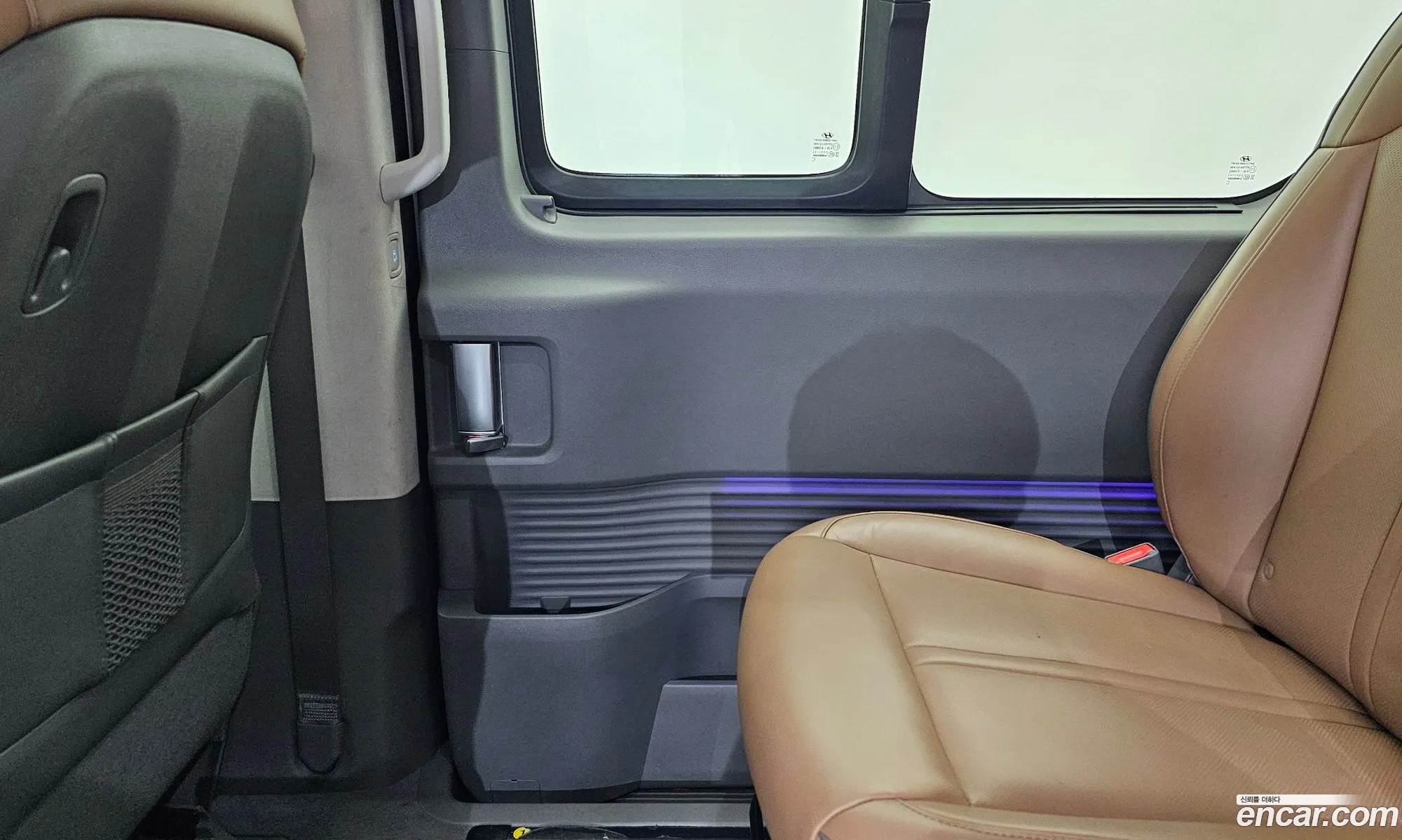 Hyundai Staria 2022 — 27
