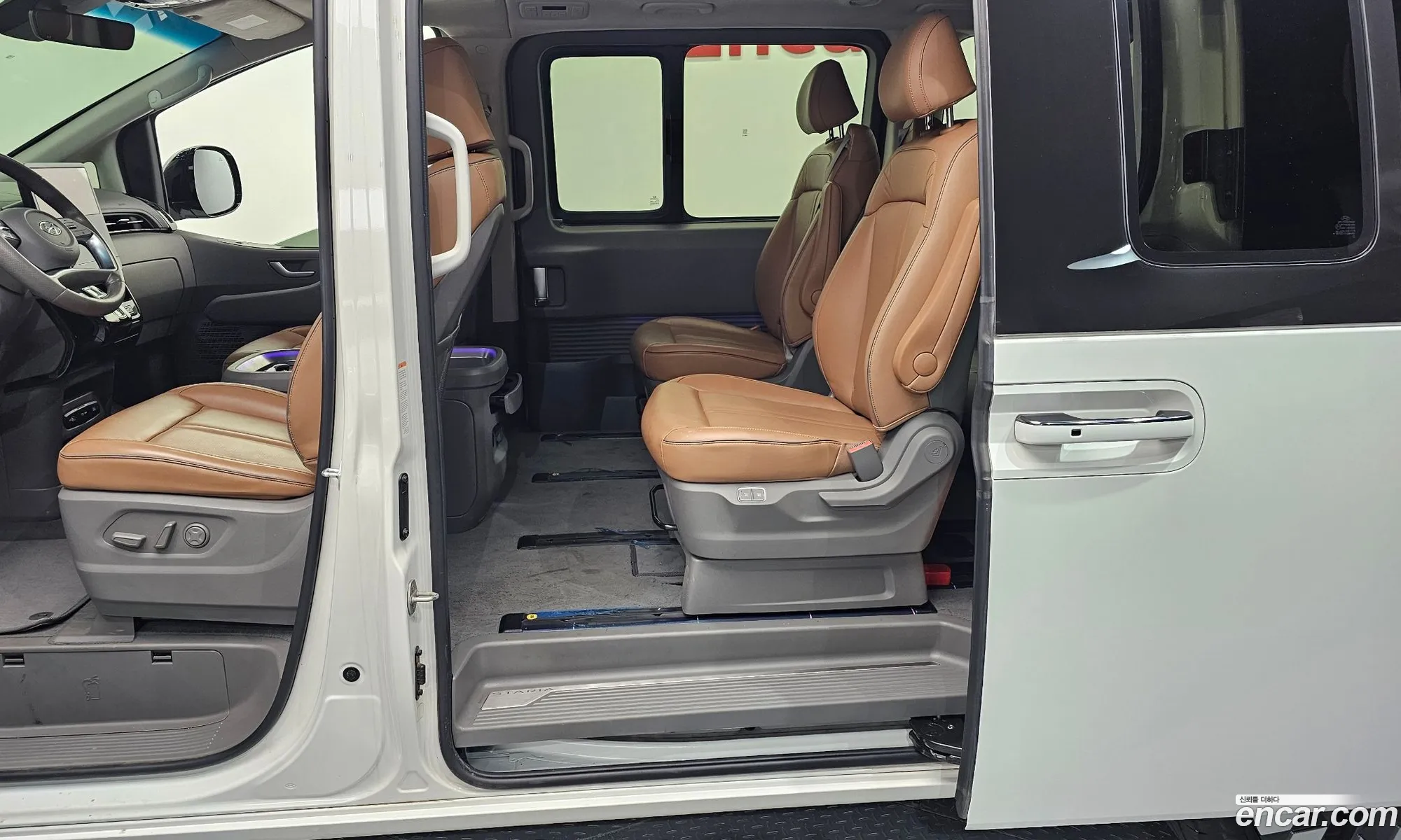 Hyundai Staria 2022 — 7