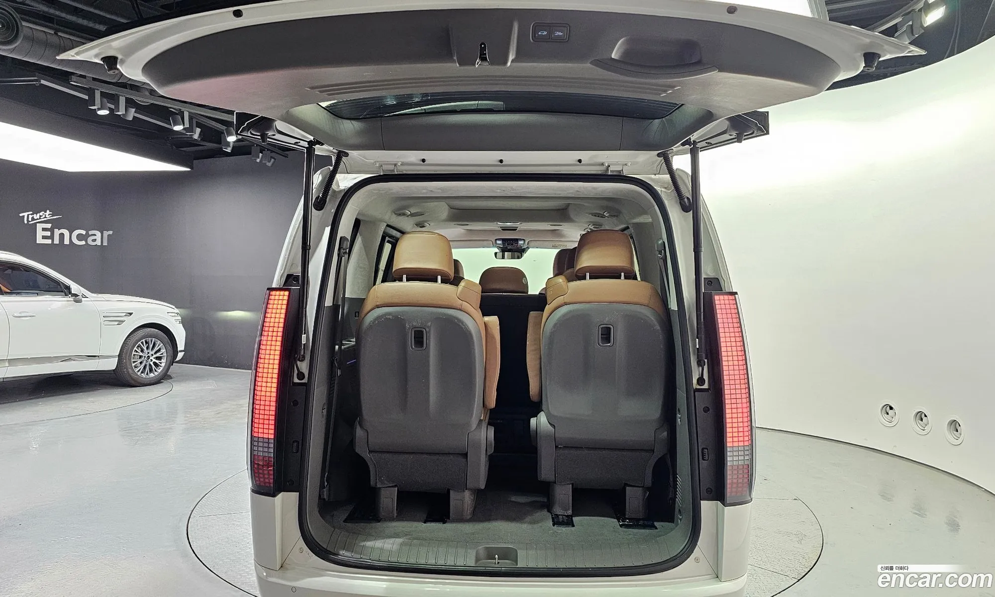 Hyundai Staria 2022 — 10