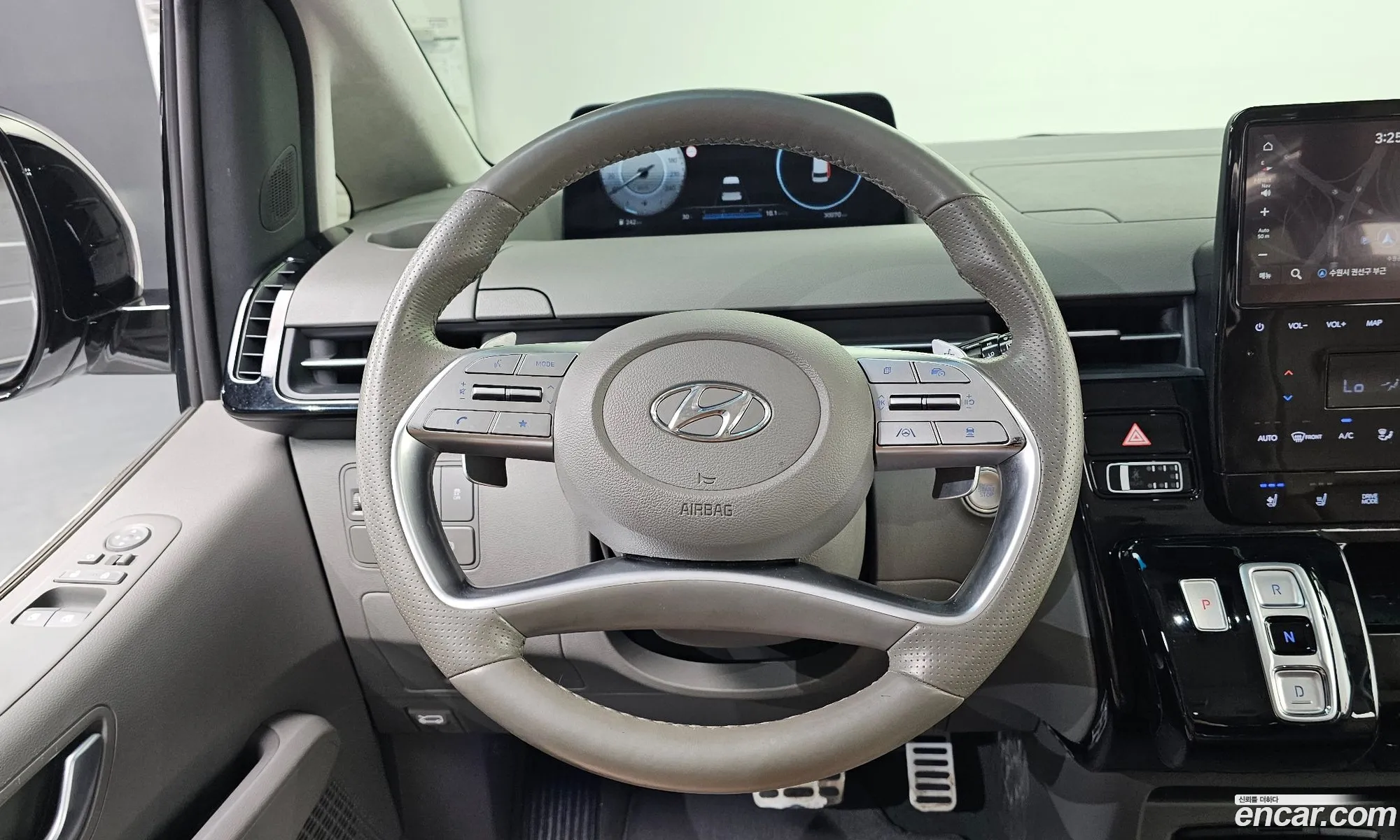 Hyundai Staria 2022 — 14