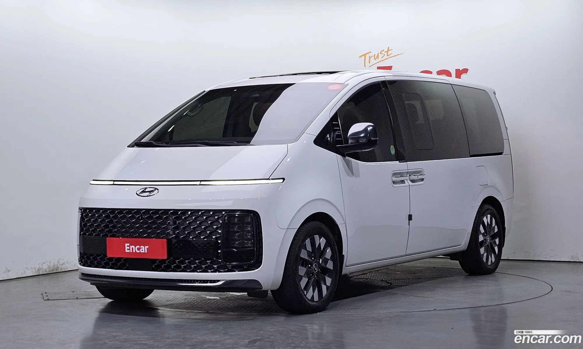 Hyundai Staria 2022 — 28