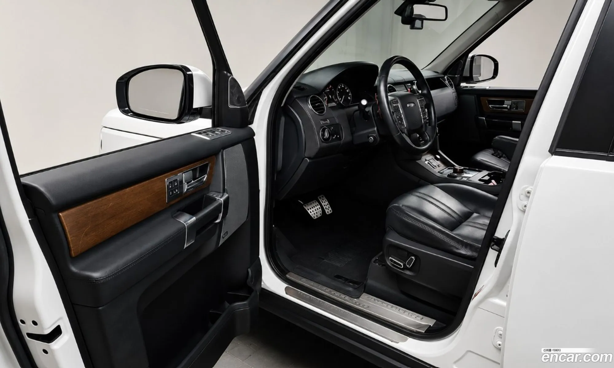 Land Rover Discovery 4 2016 — 5