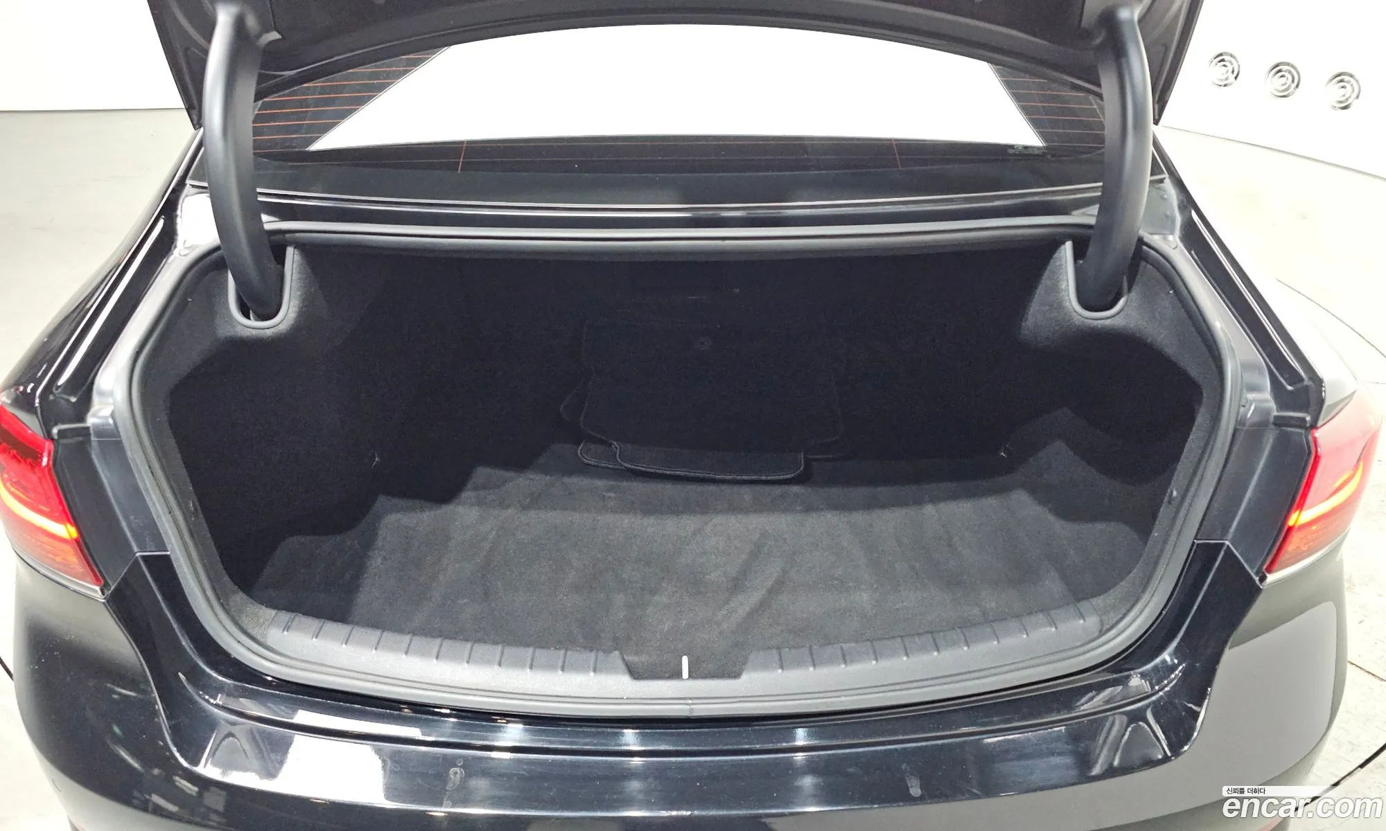 Kia K7 Premier 2019 — 26