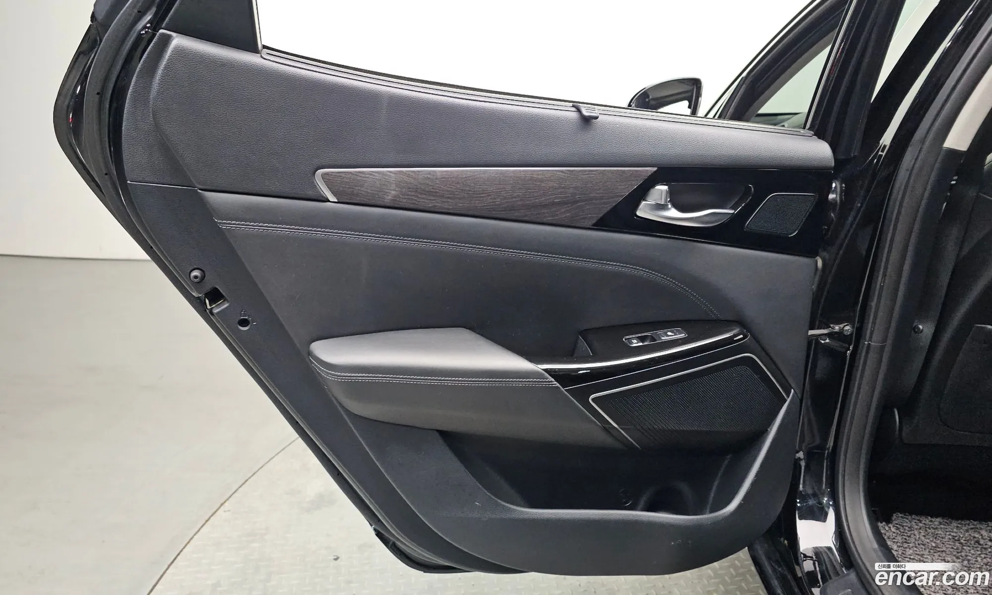 Kia K7 Premier 2019 — 17