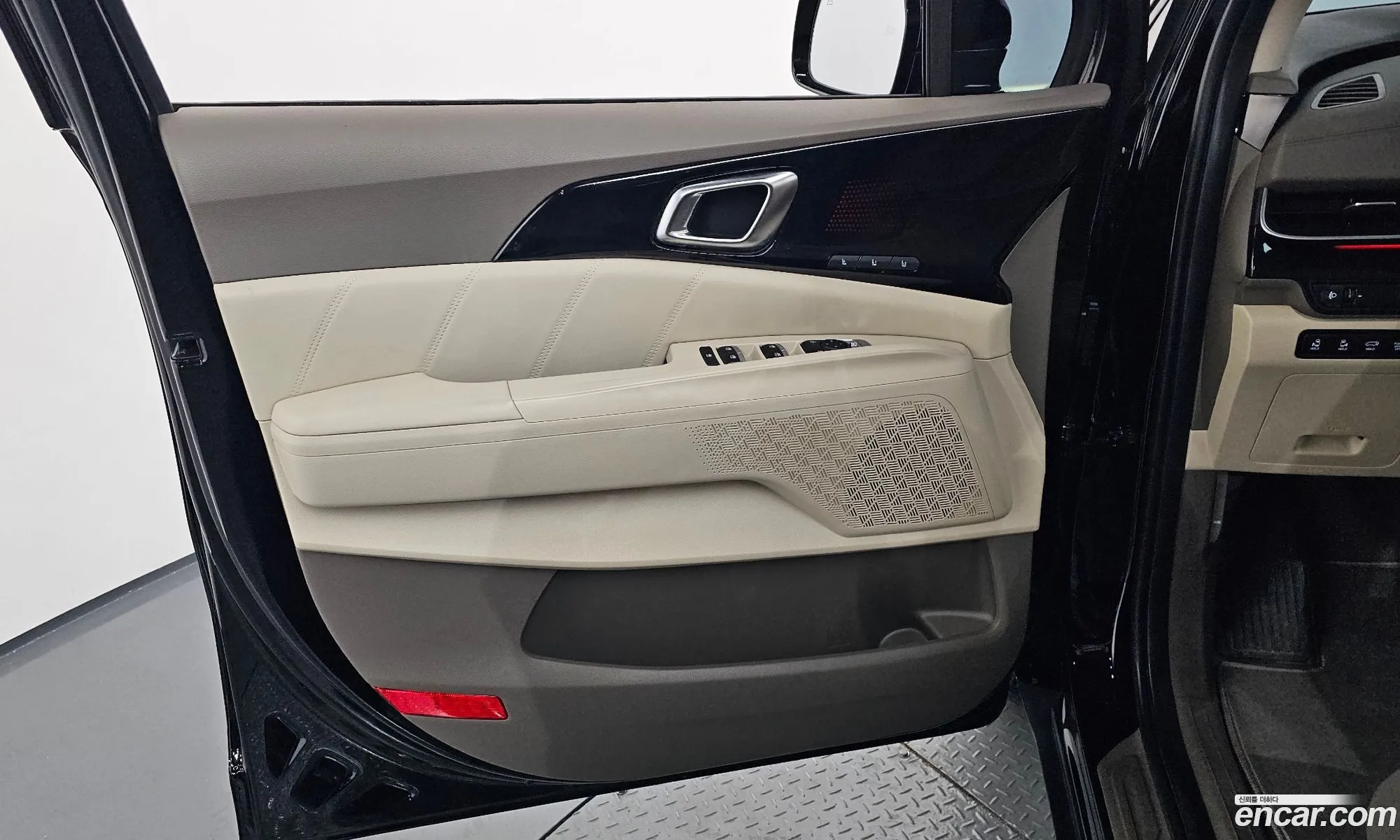 Kia Carnival 2024 — 8