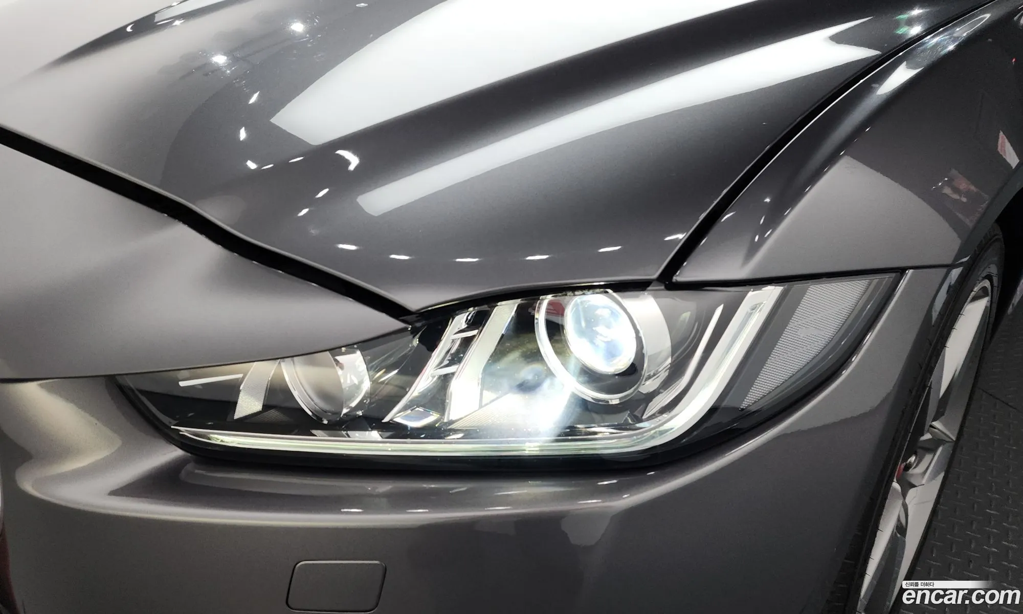 Jaguar XE 2018 SAJAB4BN7JCP43335 — 17