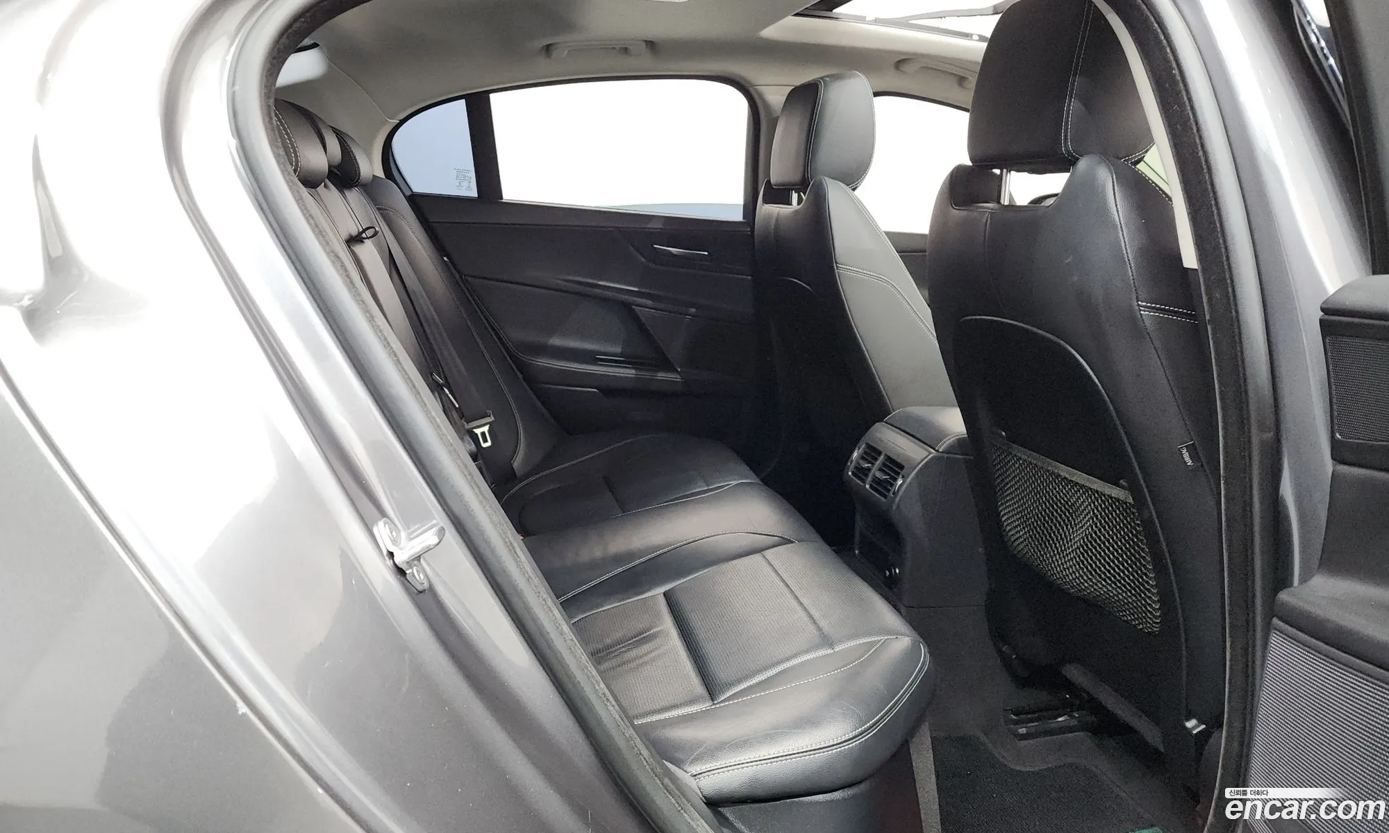 Jaguar XE 2018 SAJAB4BN7JCP43335 — 15