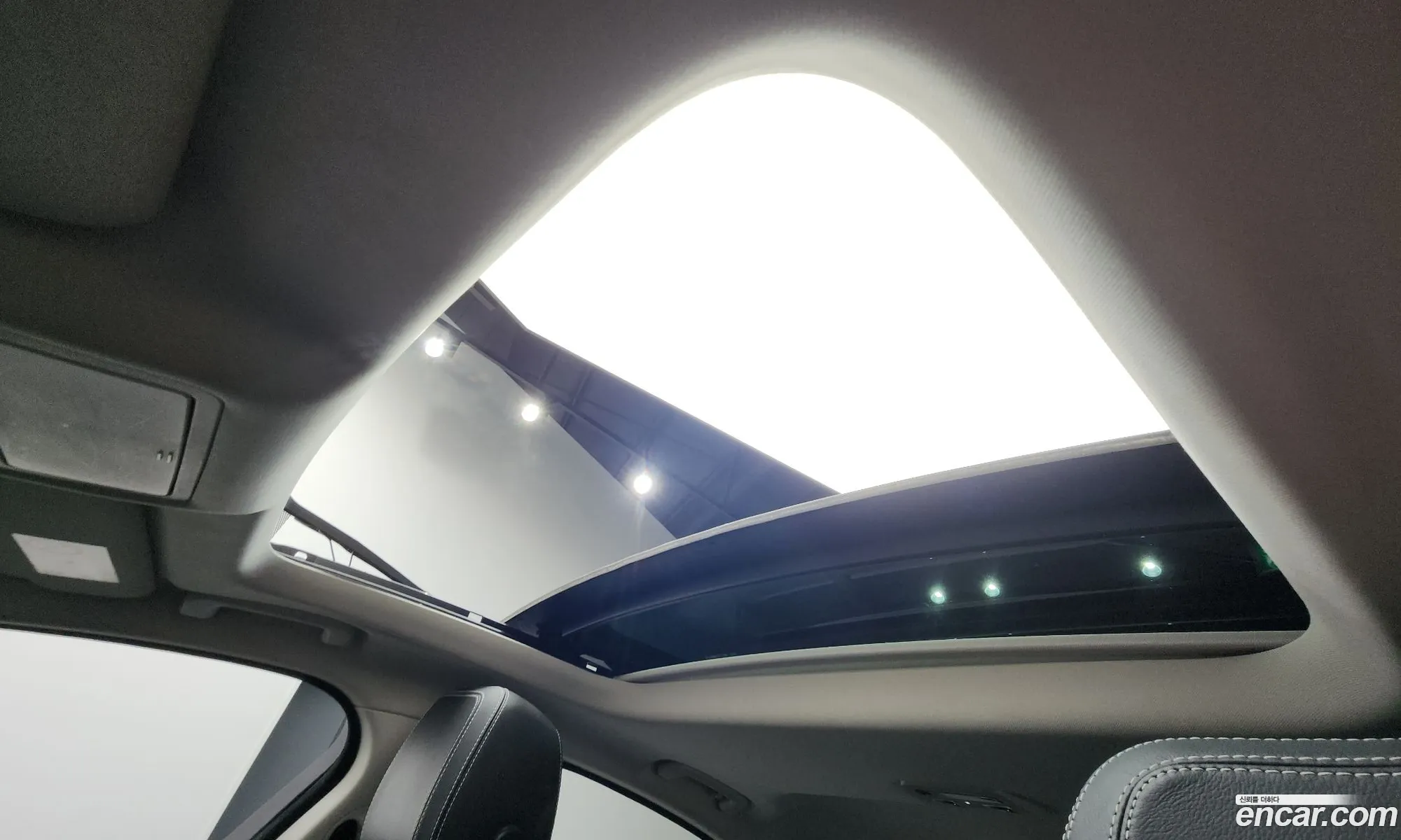 Jaguar XE 2018 SAJAB4BN7JCP43335 — 28