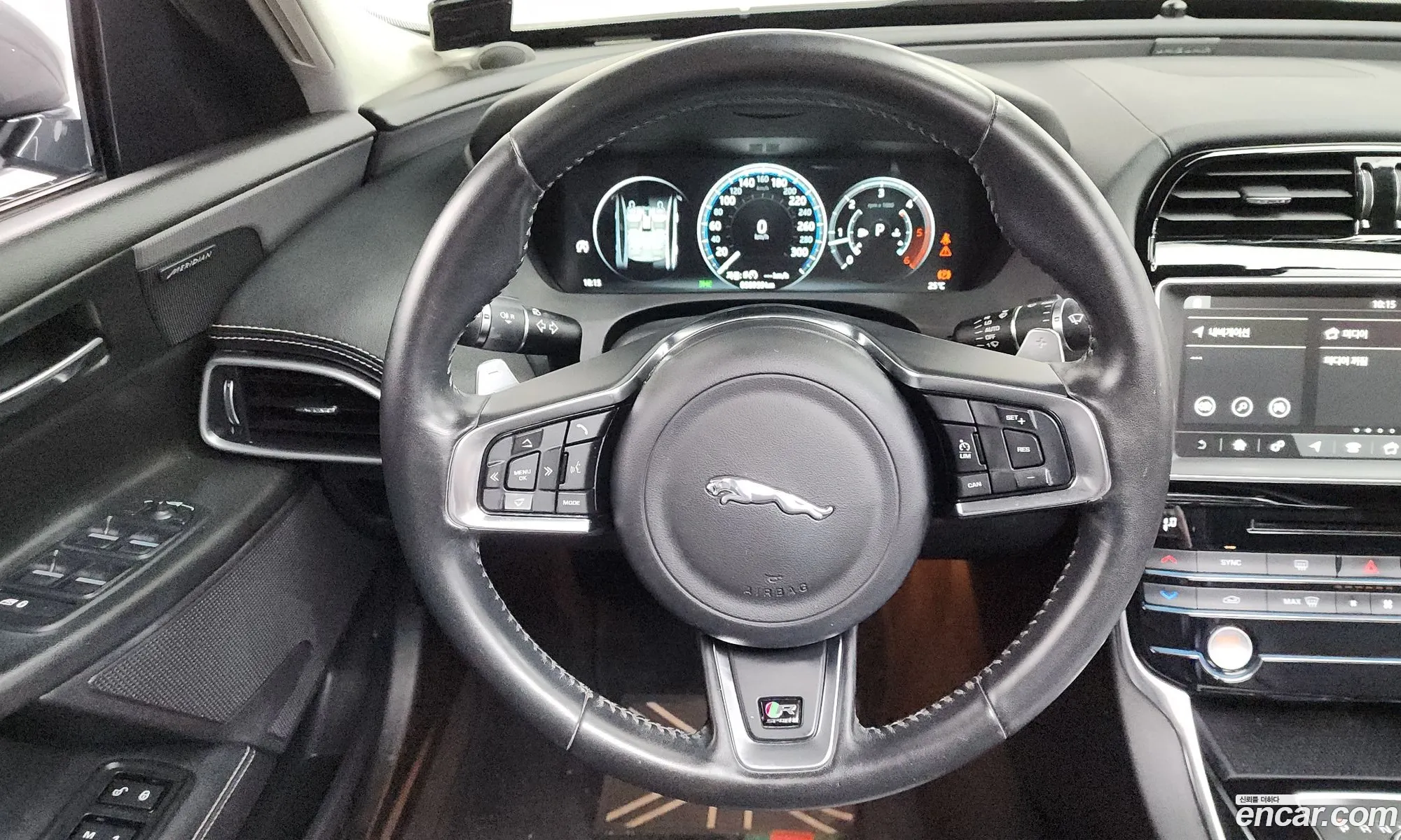 Jaguar XE 2018 SAJAB4BN7JCP43335 — 7