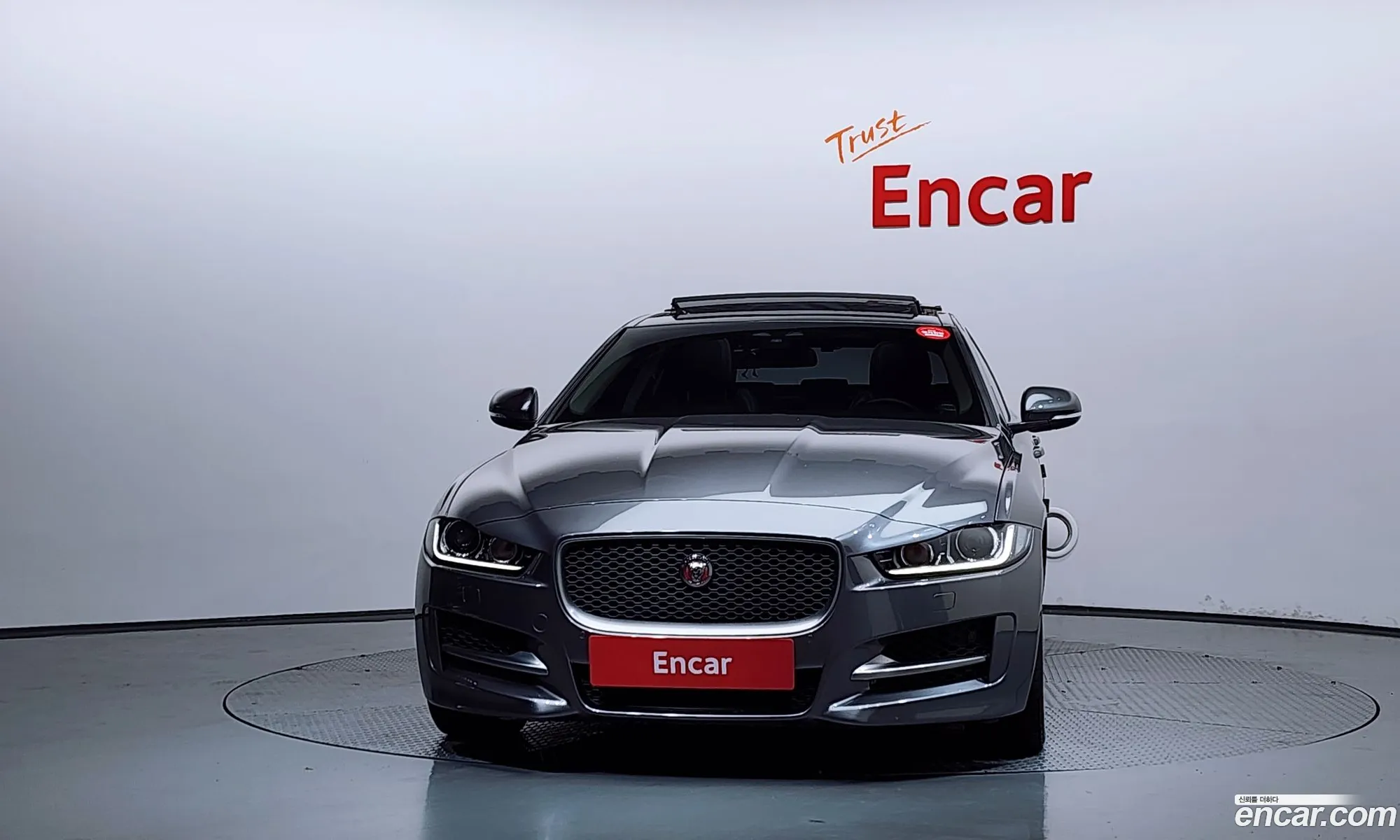 Jaguar XE 2018 SAJAB4BN7JCP43335 — 19