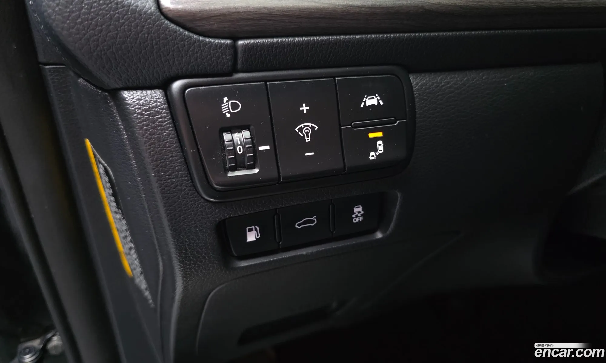 Kia K7 Premier Hybrid 2019 — 24