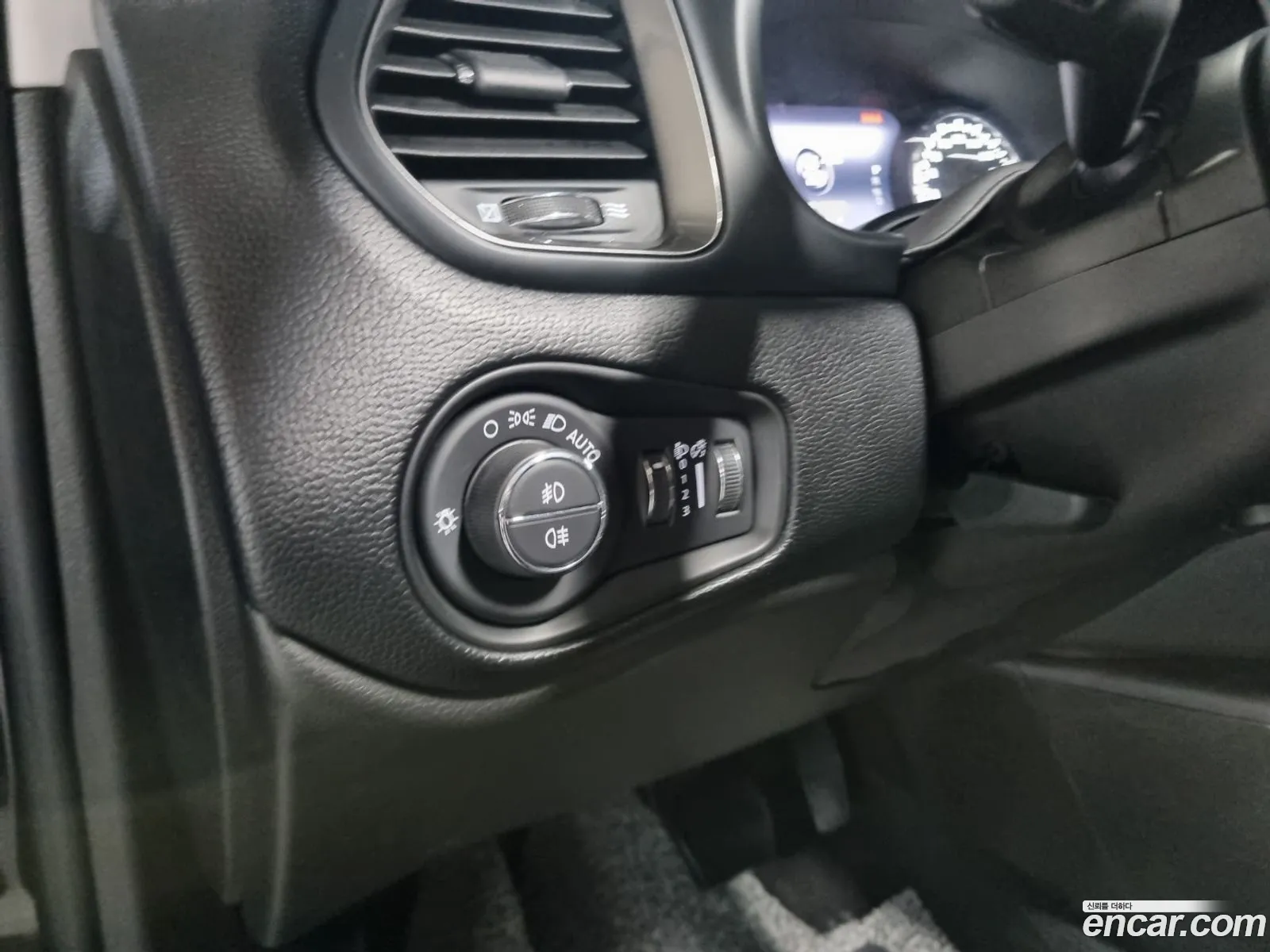 Jeep Renegade 2023 — 3