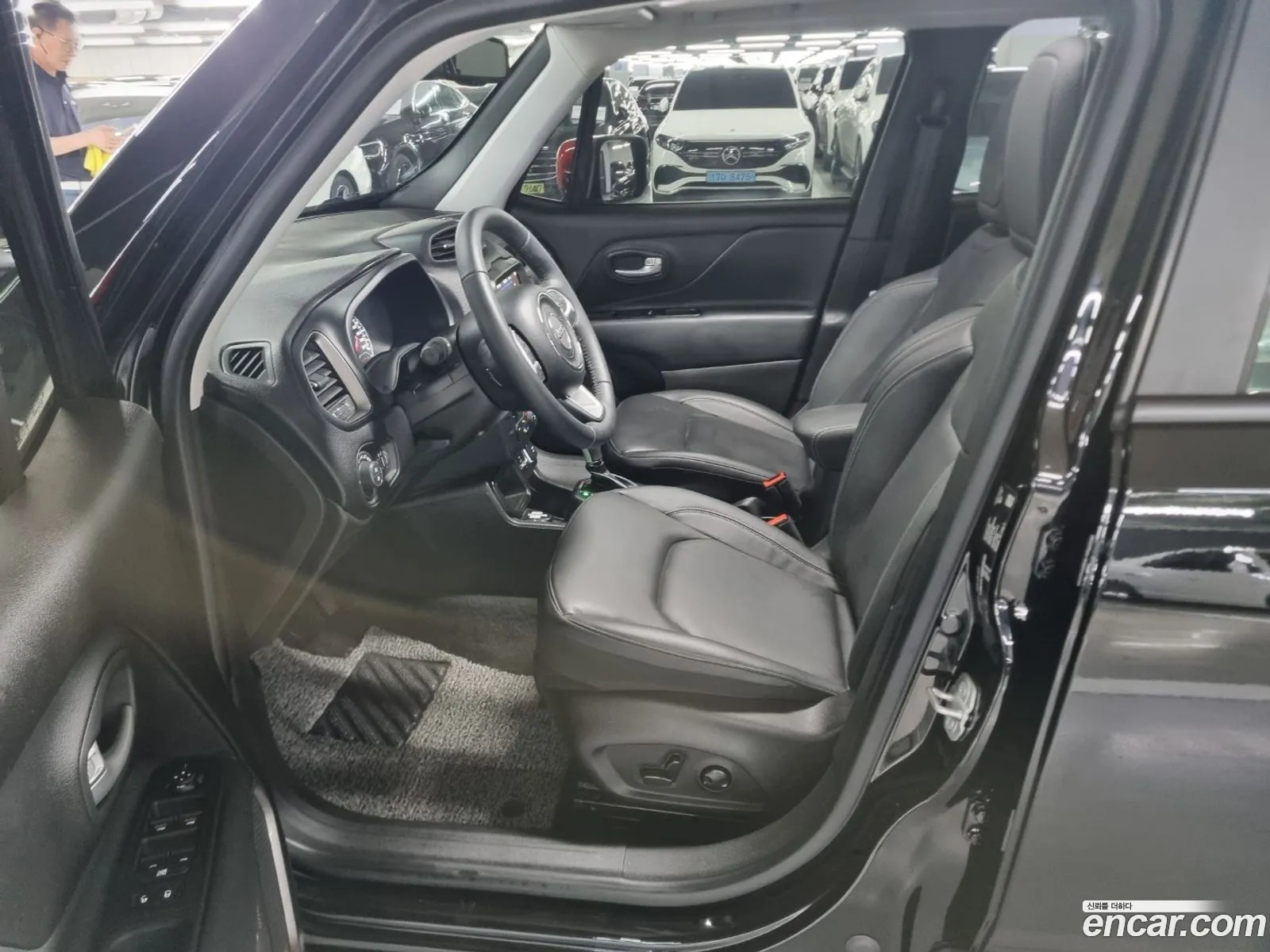 Jeep Renegade 2023 — 18